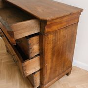 Commode ancienne en noyer massif