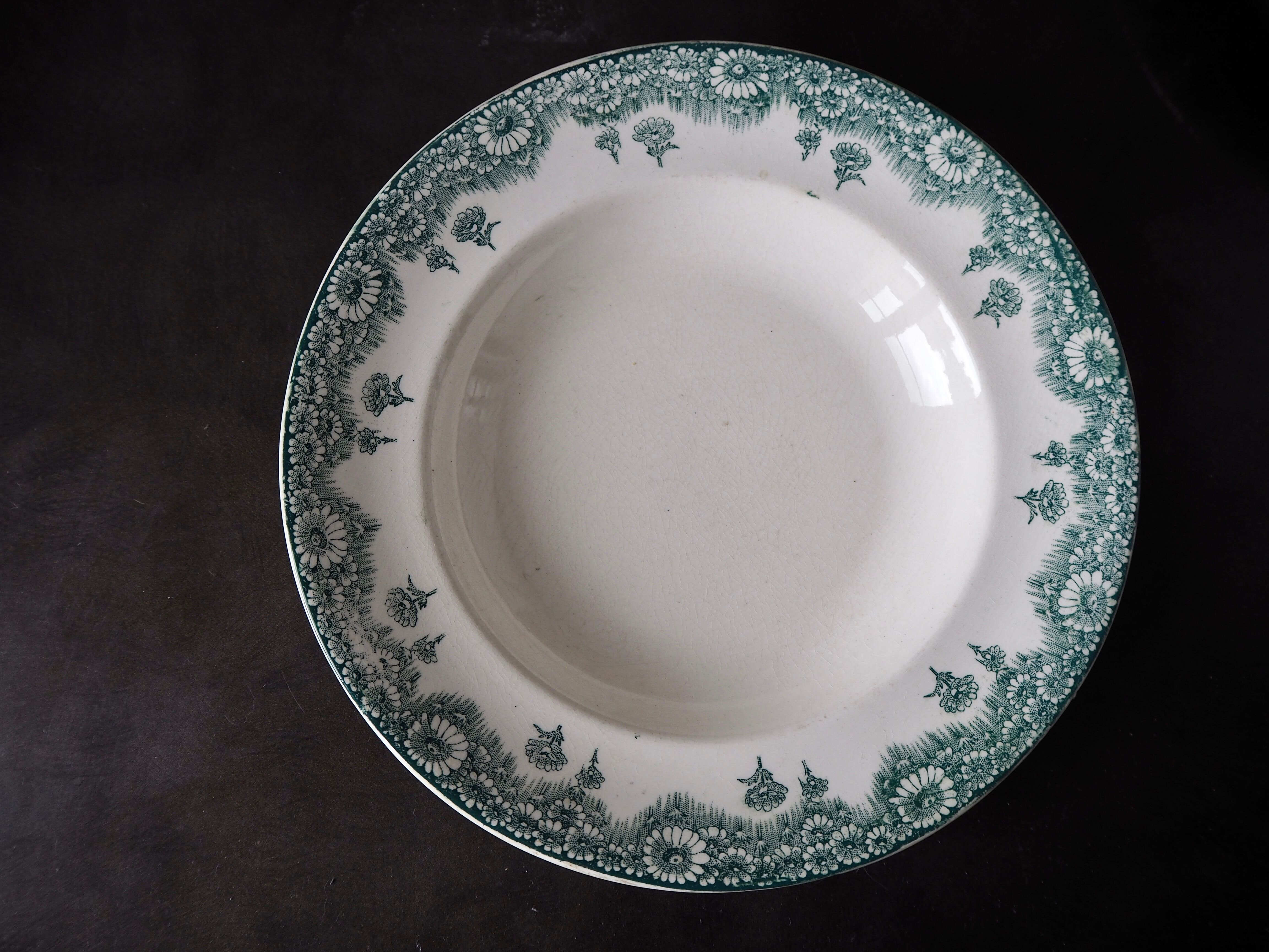 4 Longwy plates, Château model