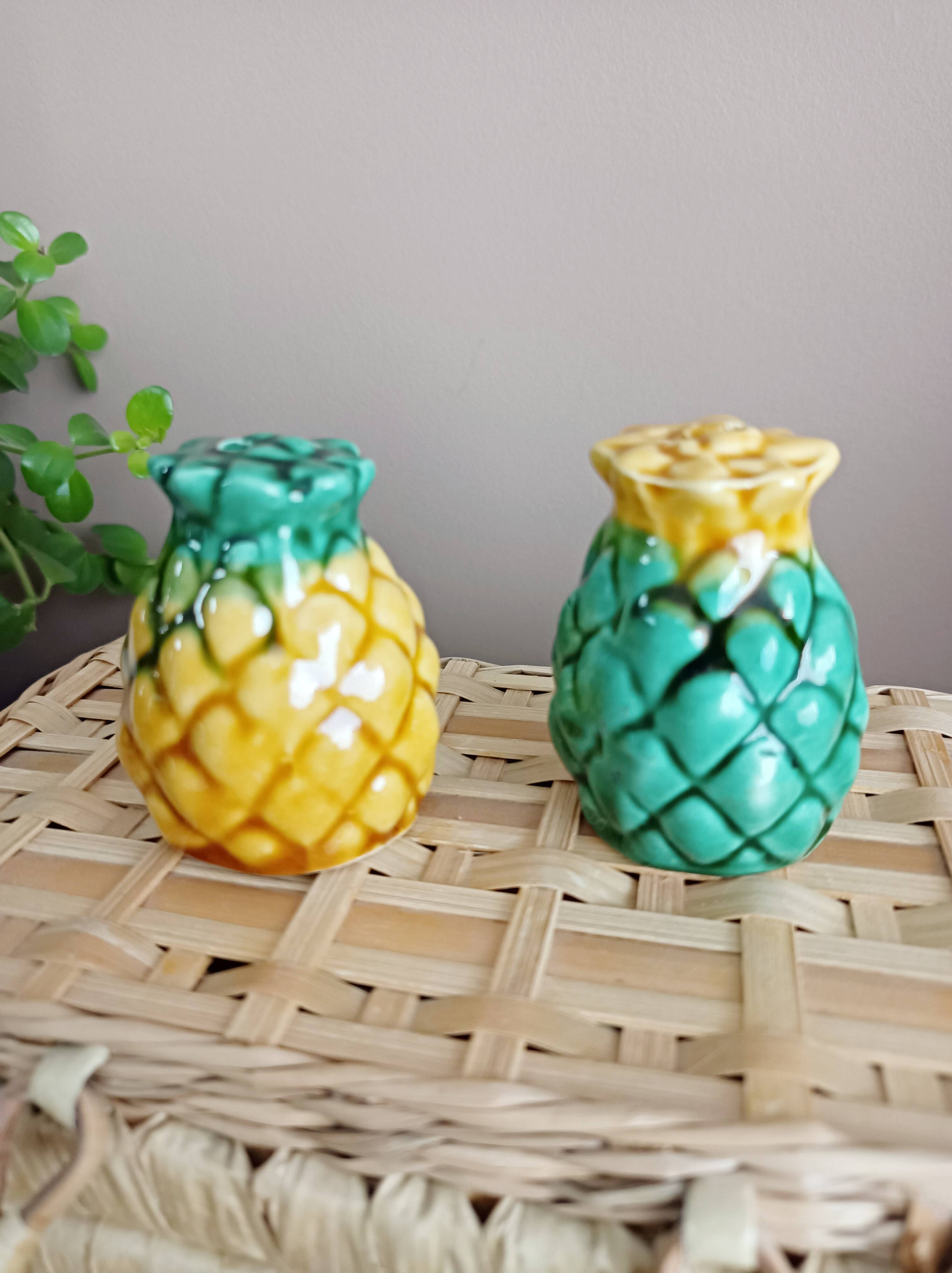 Pineapple salt and pepper shaker duo in slip