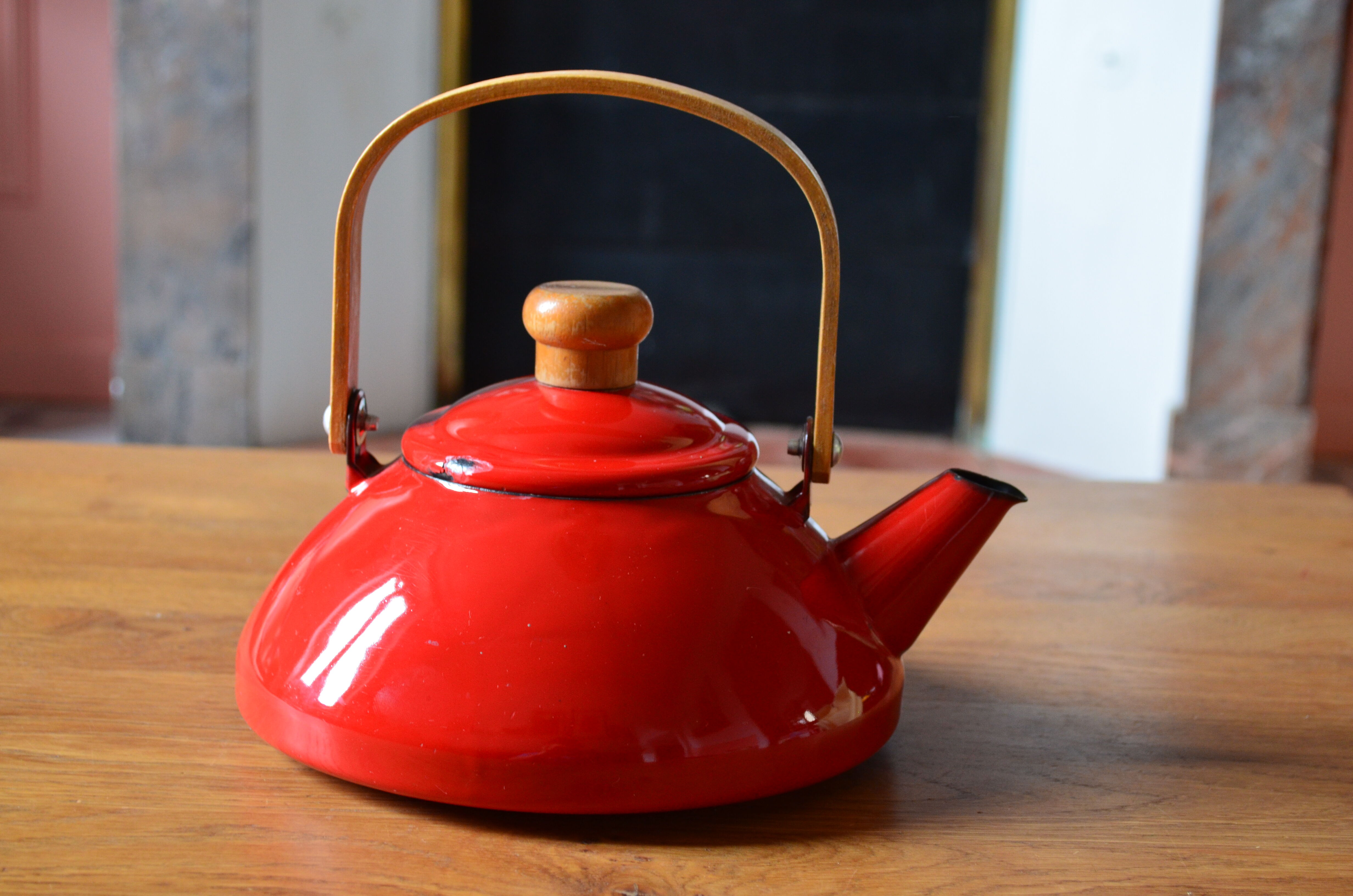 Enamelled kettle from the 80s