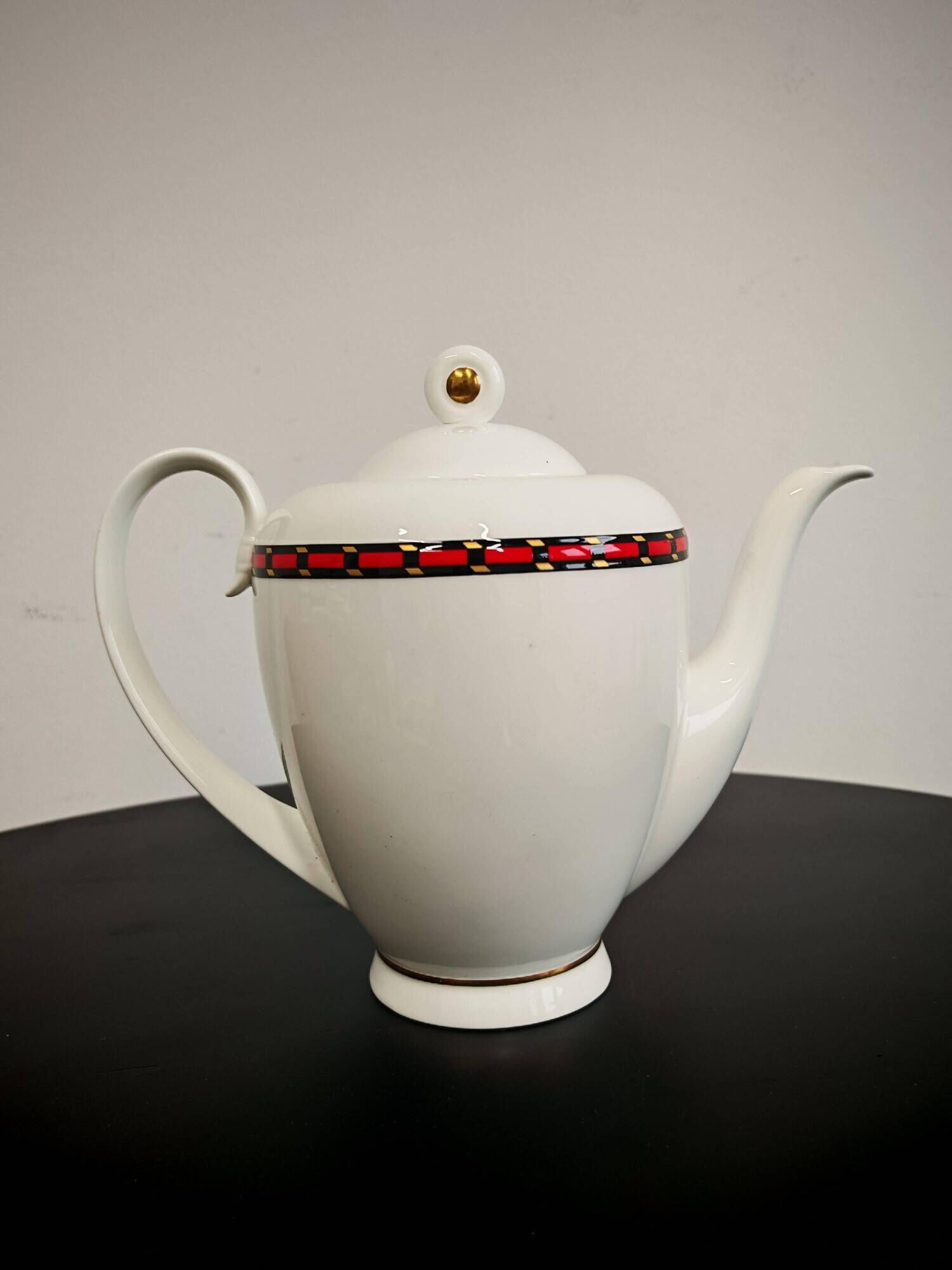 Fine porcelain tea service by Paloma Picasso for Villeroy & Boch.
