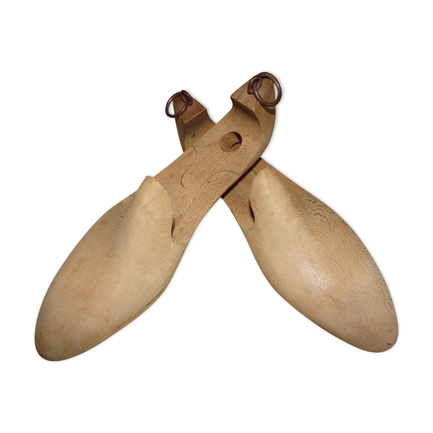 Paire d'embauchoirs en bois brut