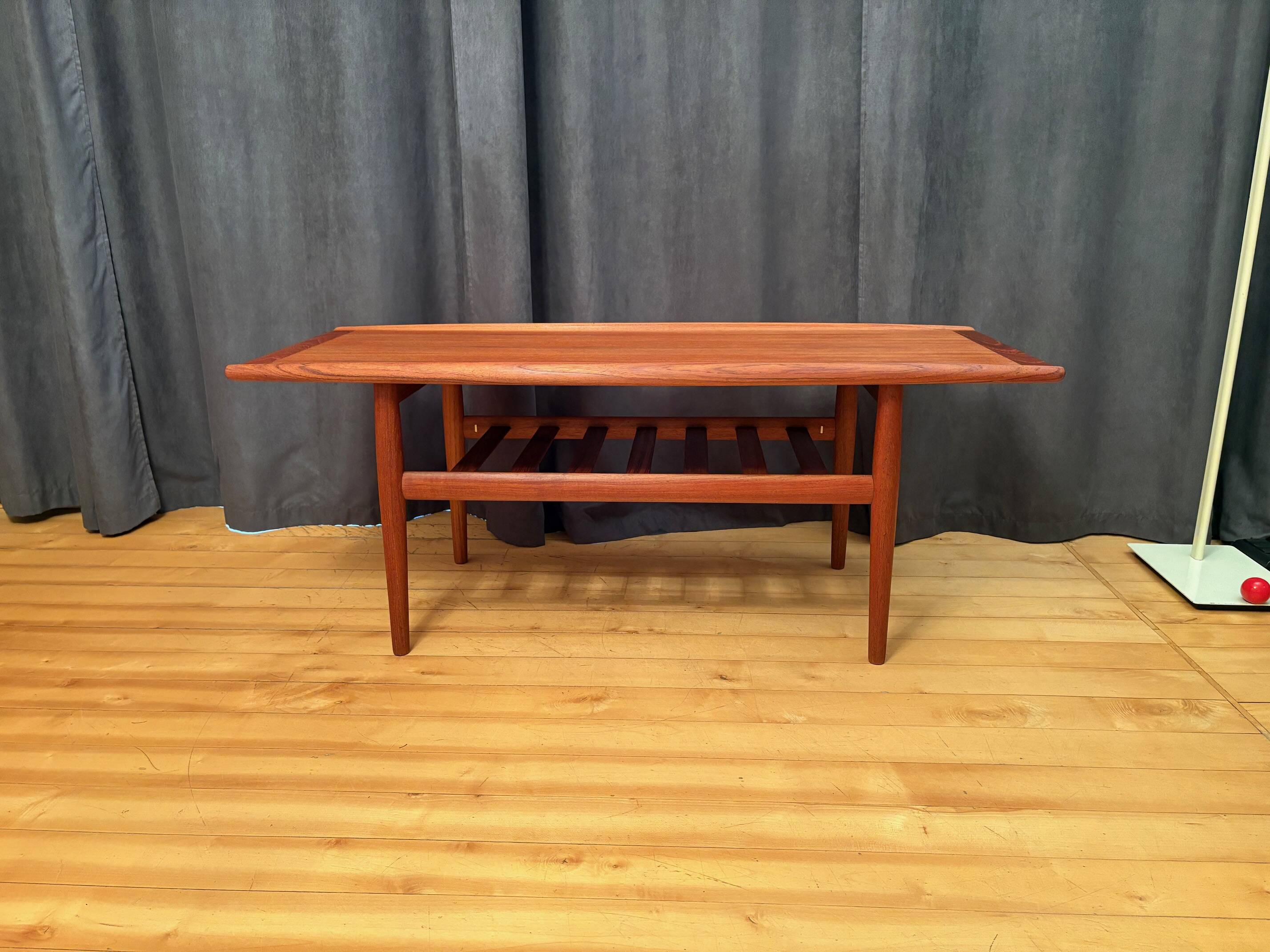 Coffee table designed by Grete Jalk, Glostrup Møbelfabrik, 1960s