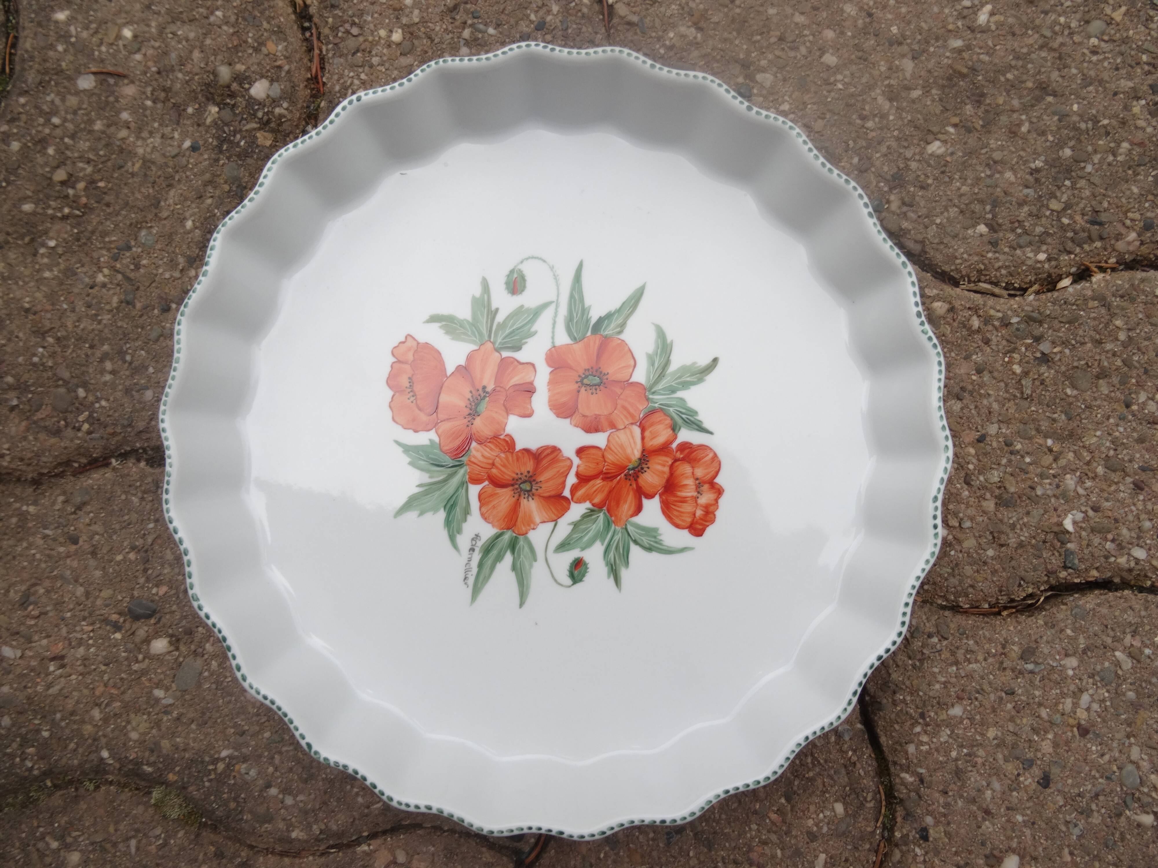 Hand-painted pie dish