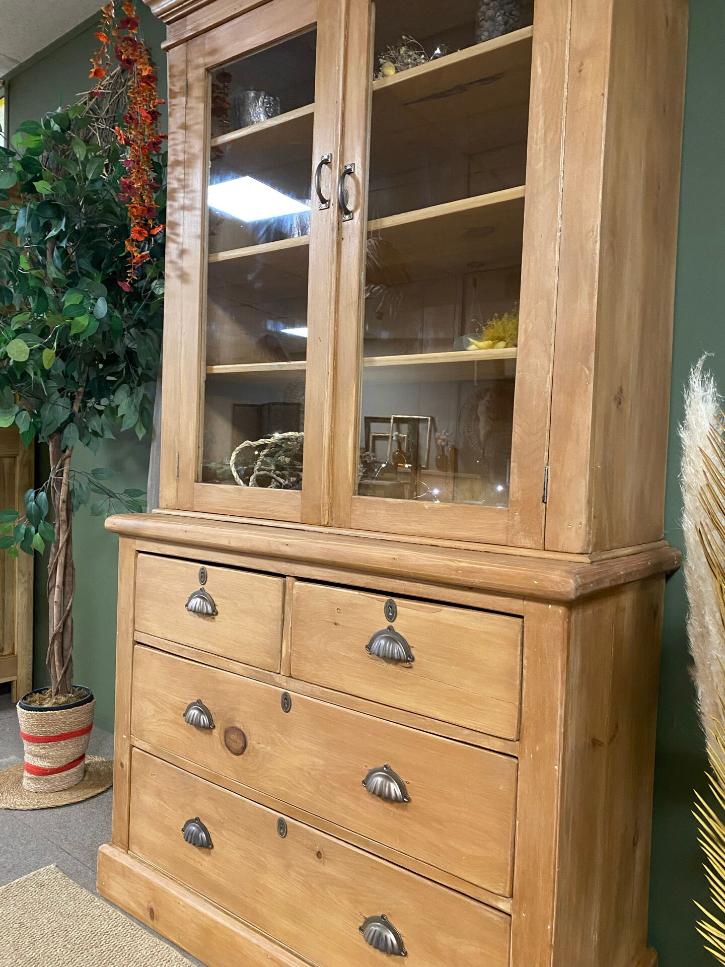 Vaisselier , vitrine 