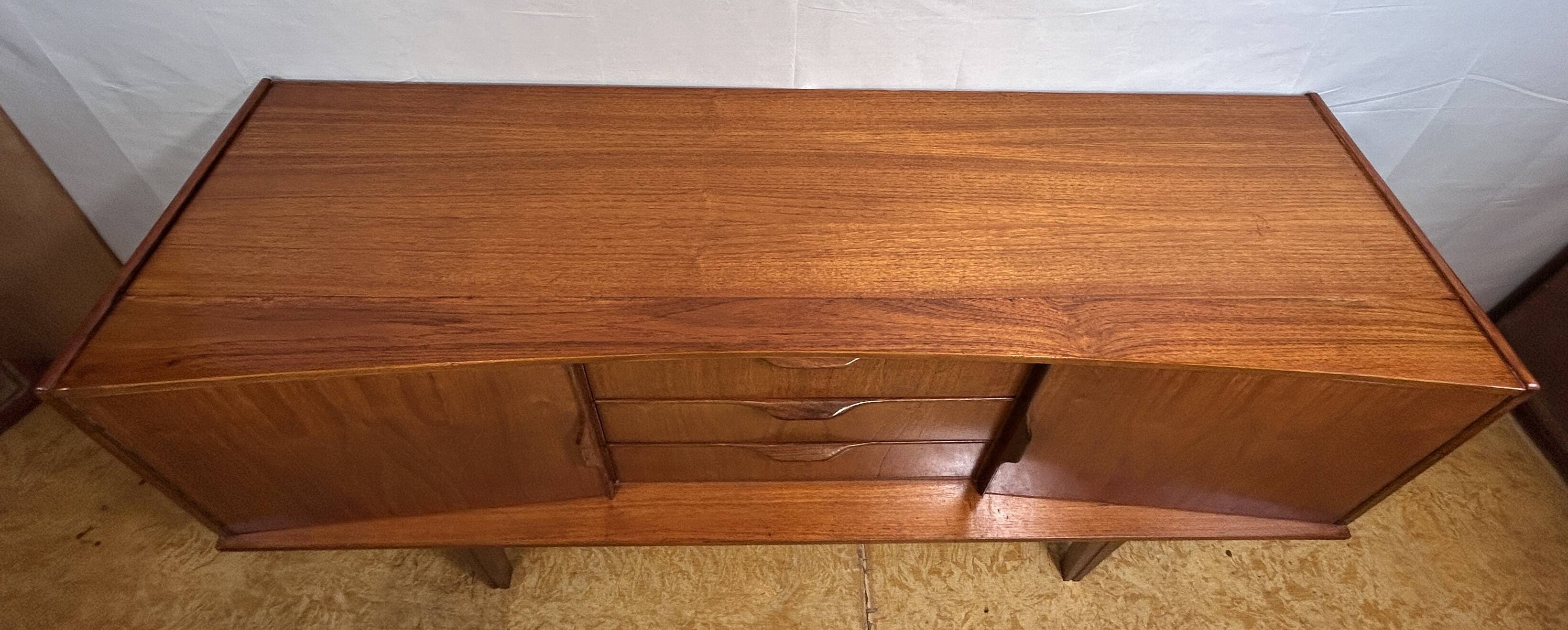 Small Mid-Century Retro Vintage Teak Sideboard – 1960