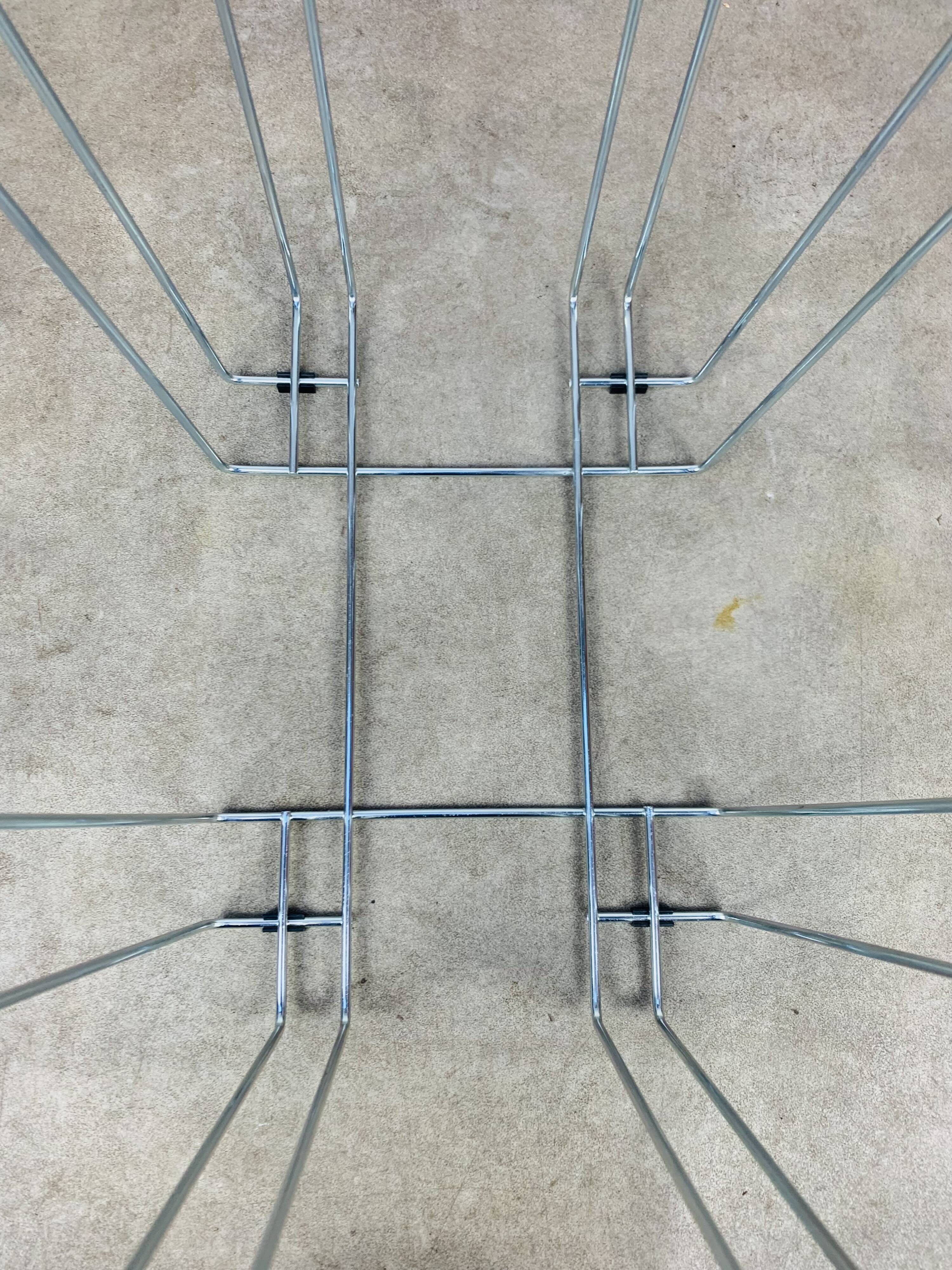 Chrome metal magazine rack from the 80s in the style of Willy Glaeser for TMP.