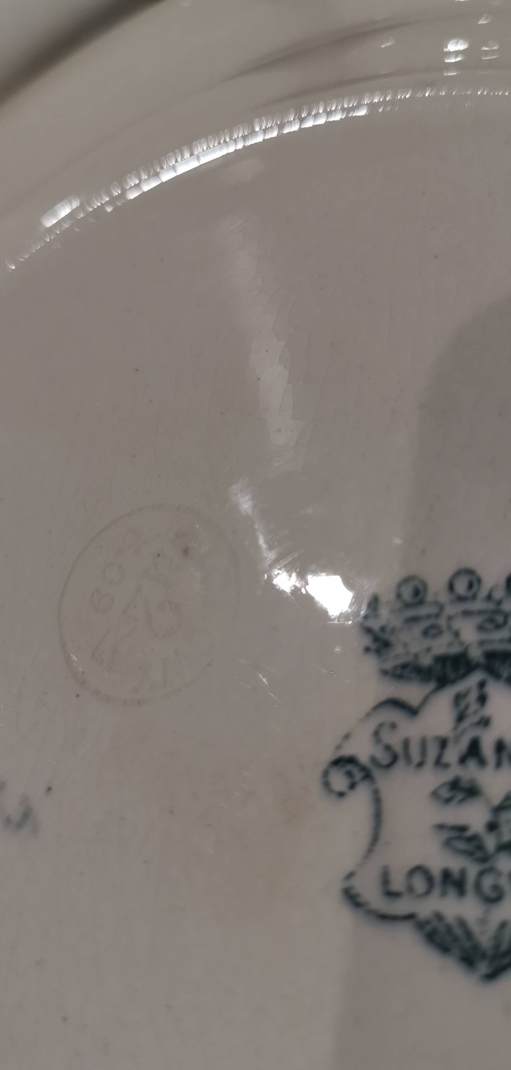 5 assiettes plates en Terre de Fer, faïence de Longwy modèle "Suzanne"