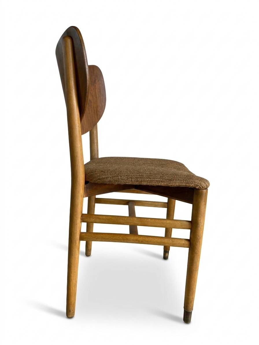 Une chaise de Niels et Eva Koppel