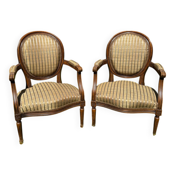 Paire de fauteuils cabriolet Louis XVI – dossier médaillon — Beyit
