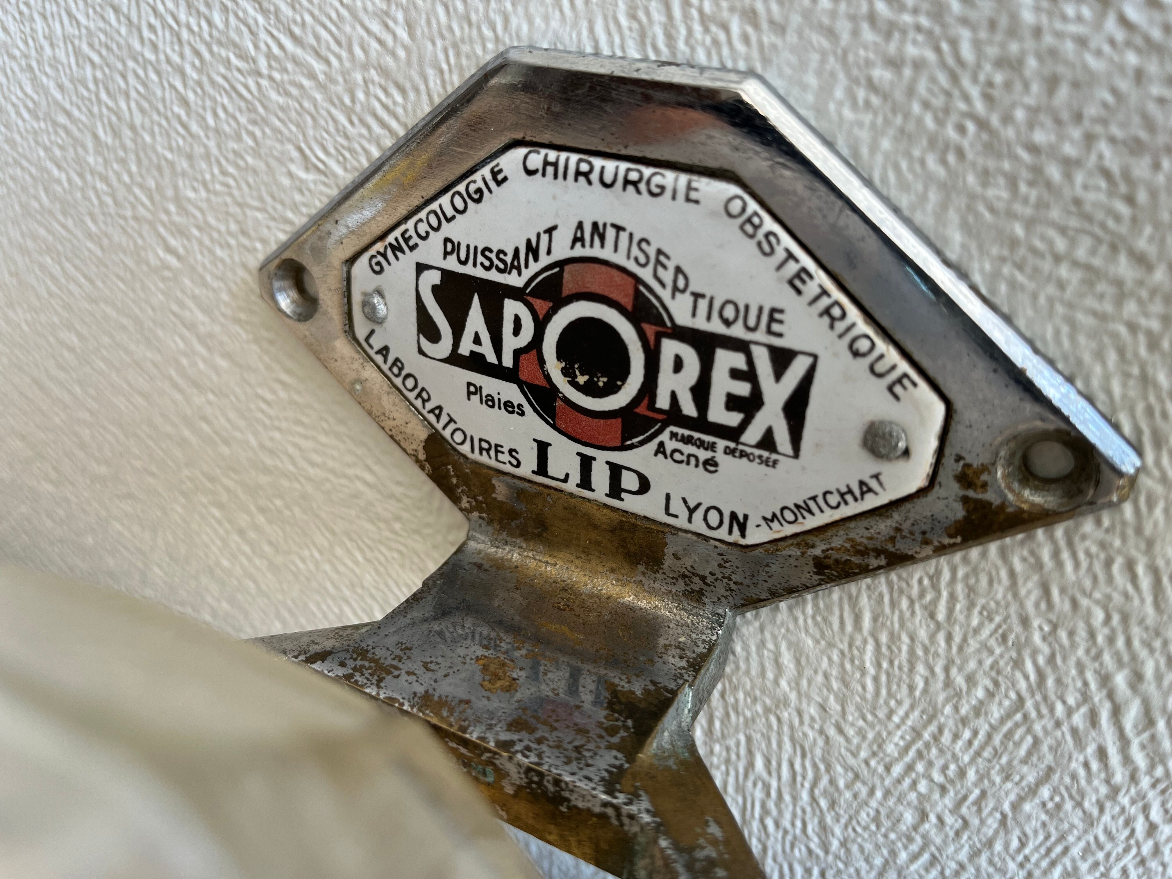 Ancien distributeur mural de savon