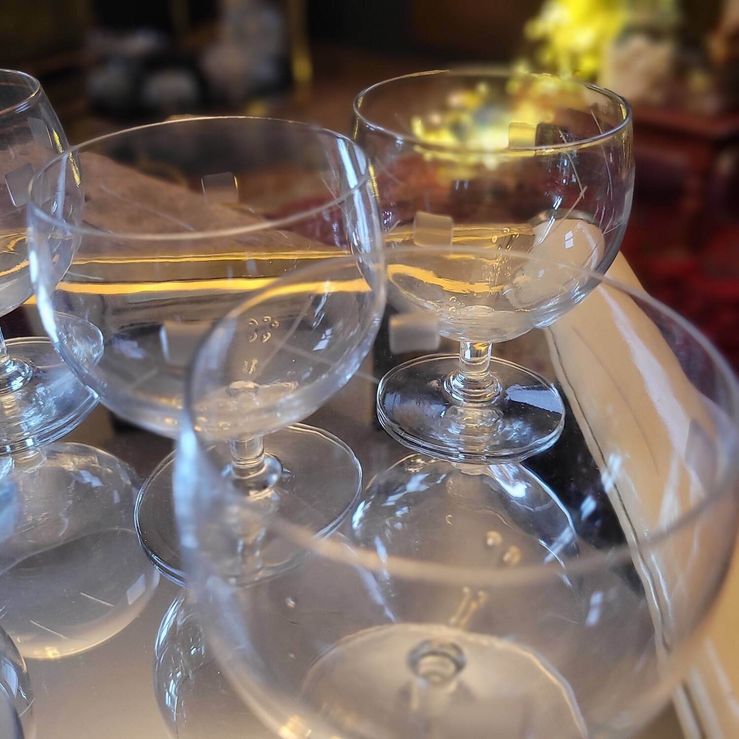 8 cut-glass balloon glasses – 1960s