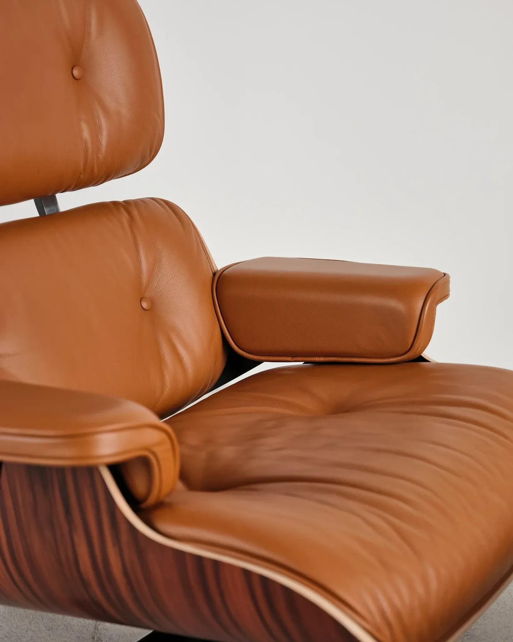 Lounge Chair and ottoman in rosewood by Charles & Ray Eames, Vitra