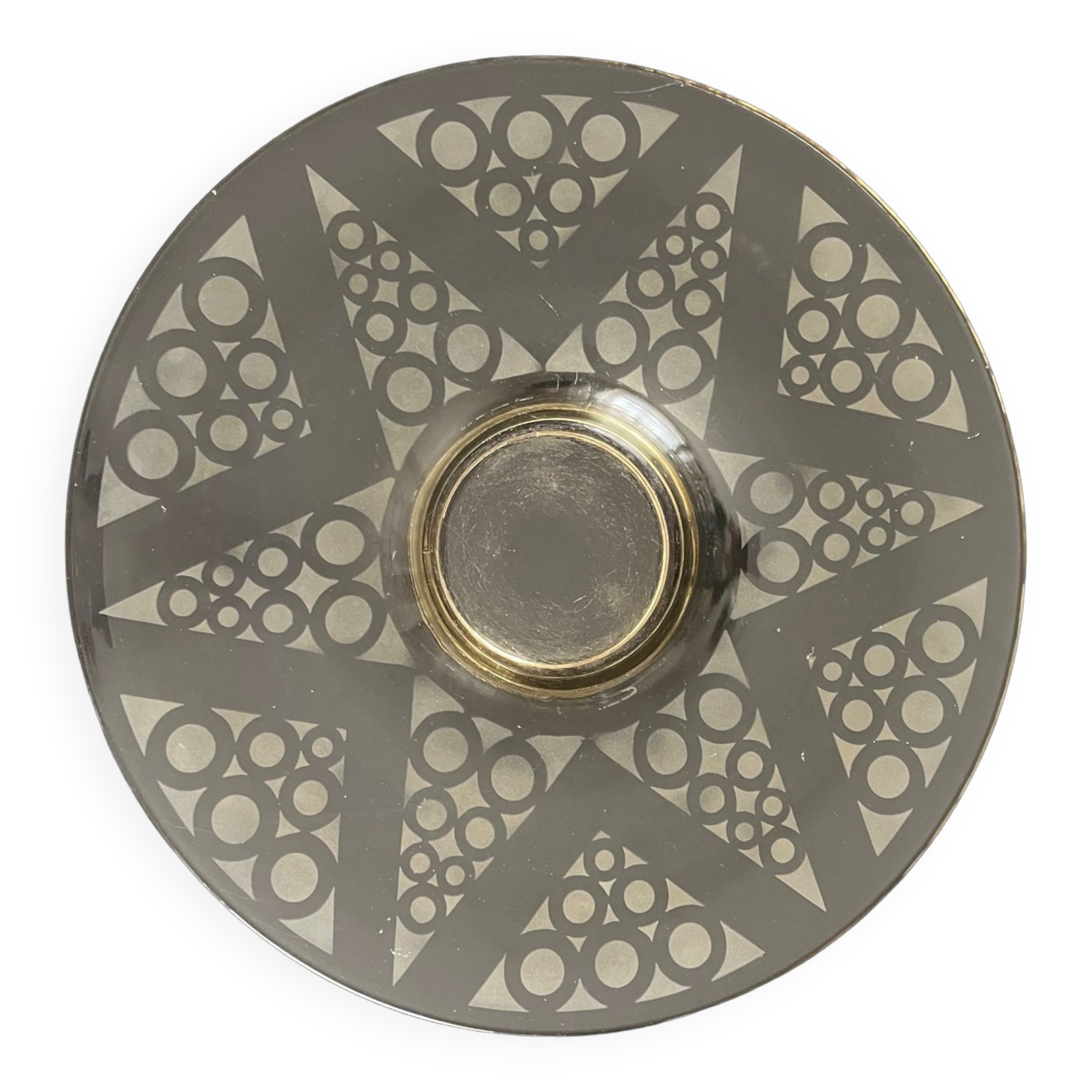 Art Deco cut in engraved glass