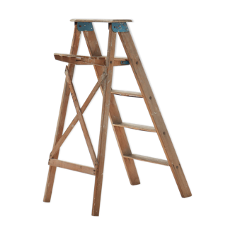 Wooden painter's stepladder