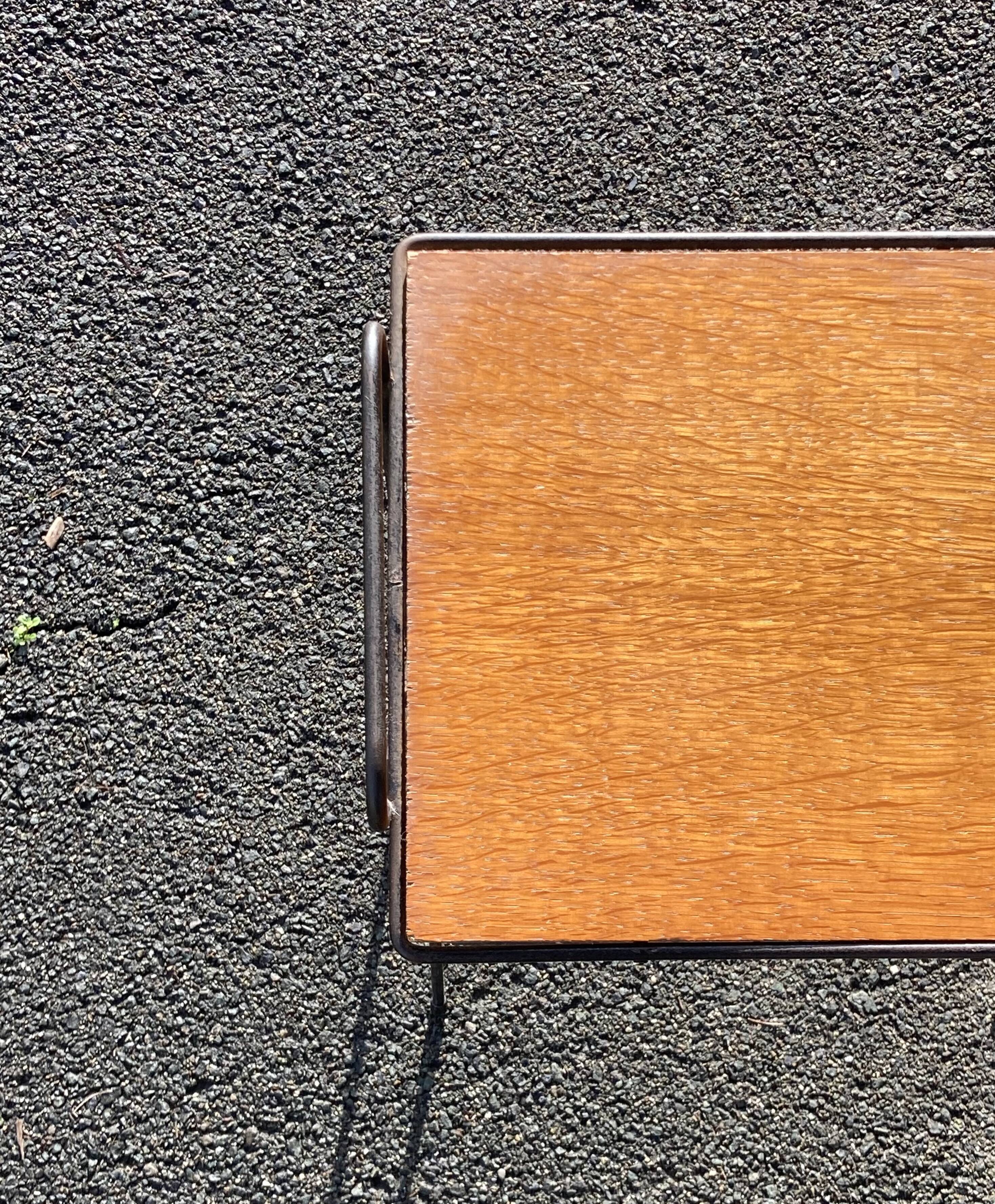 Magazine holder in wood and metal