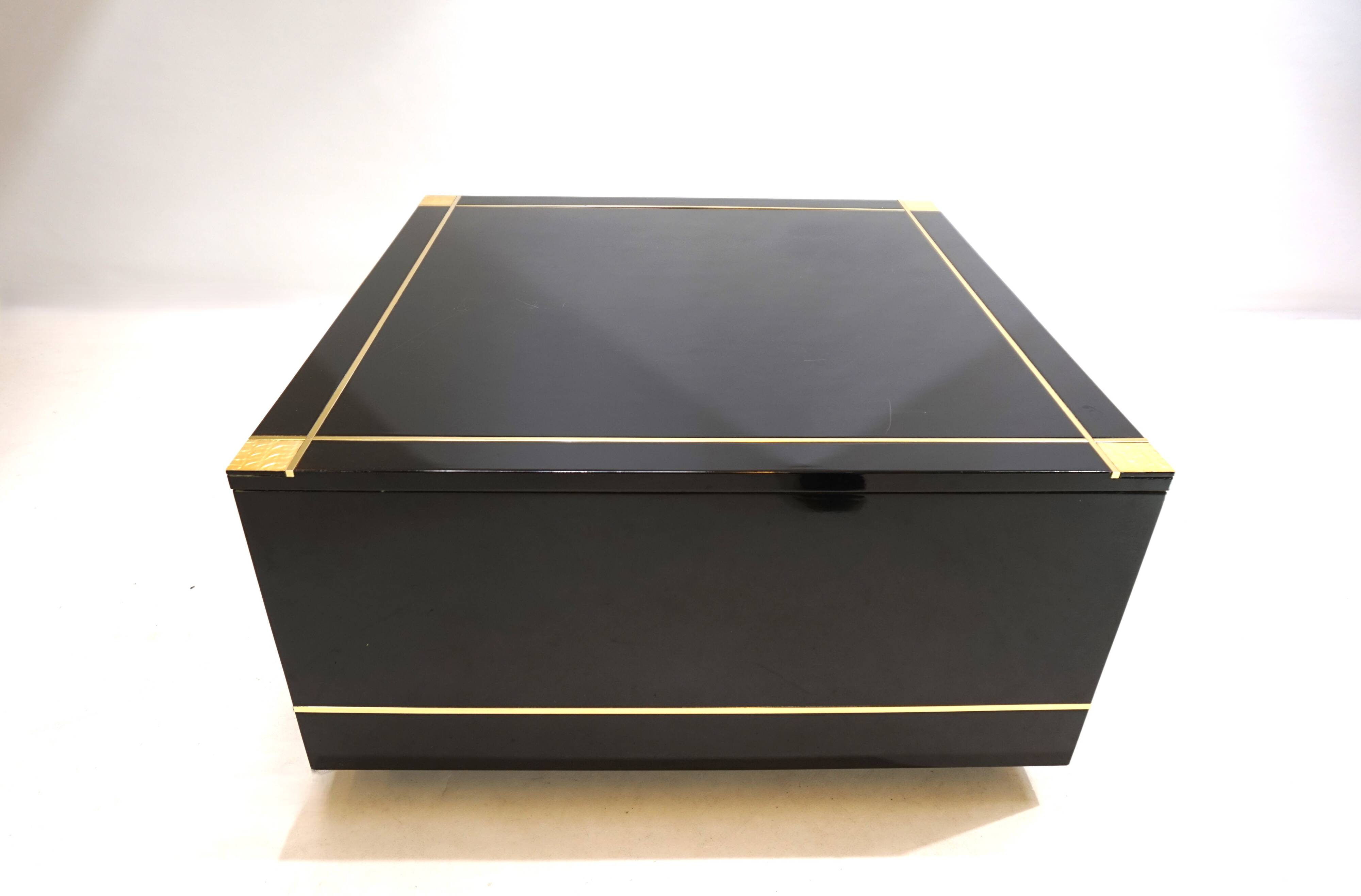 Table basse Roche Bobois attribuée à Pierre Cardin, 1970