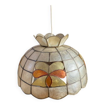 Mother-of-pearl and brass pendant with floral decoration.