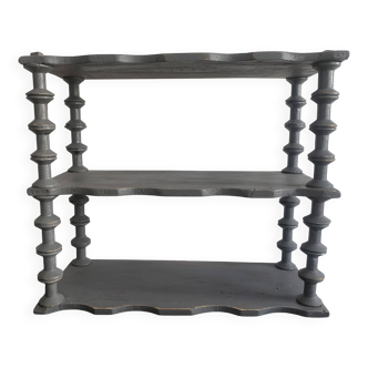 Étagère murale ancienne en bois gris – Modèle “bobine” vers 1910