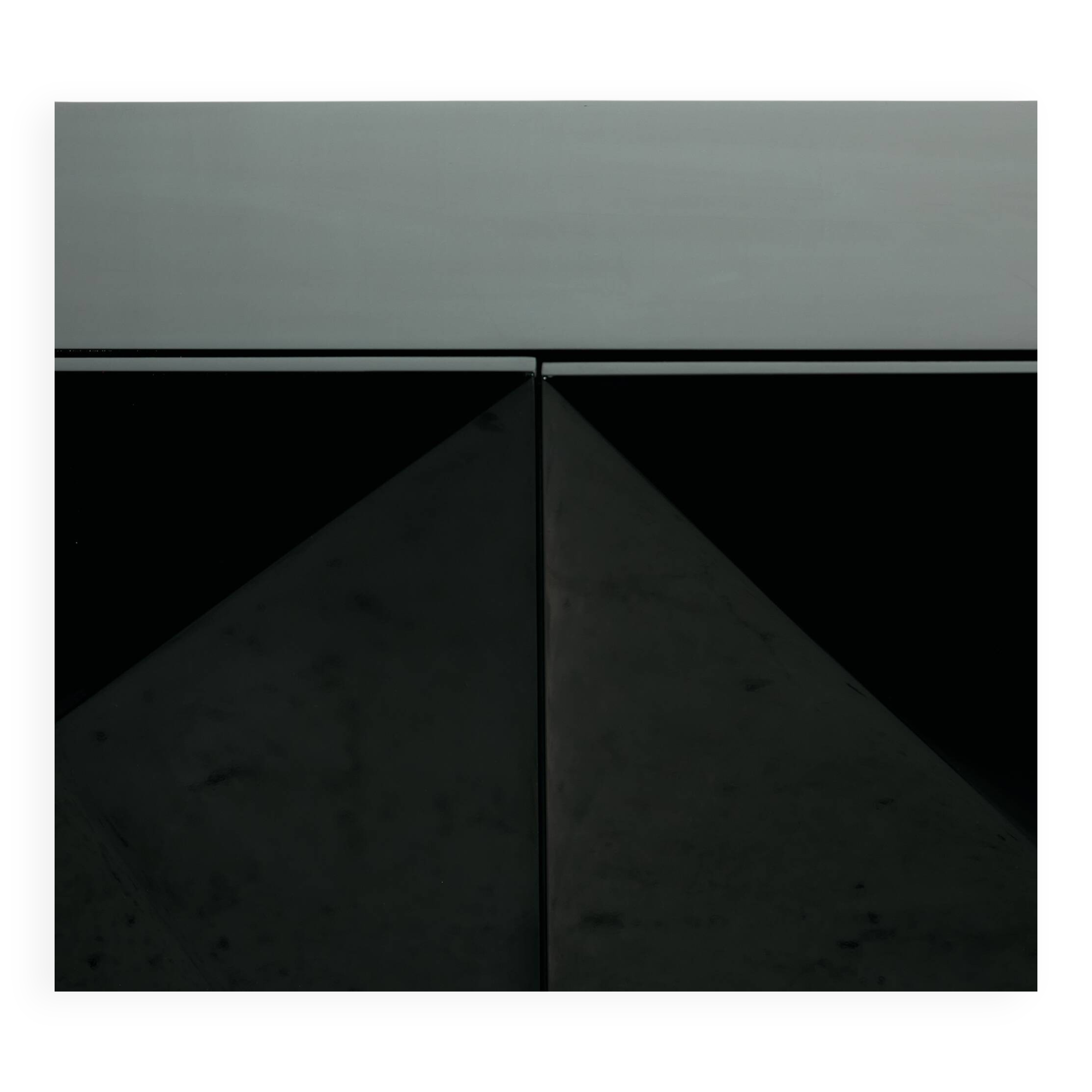 MK10909 High-gloss sideboard