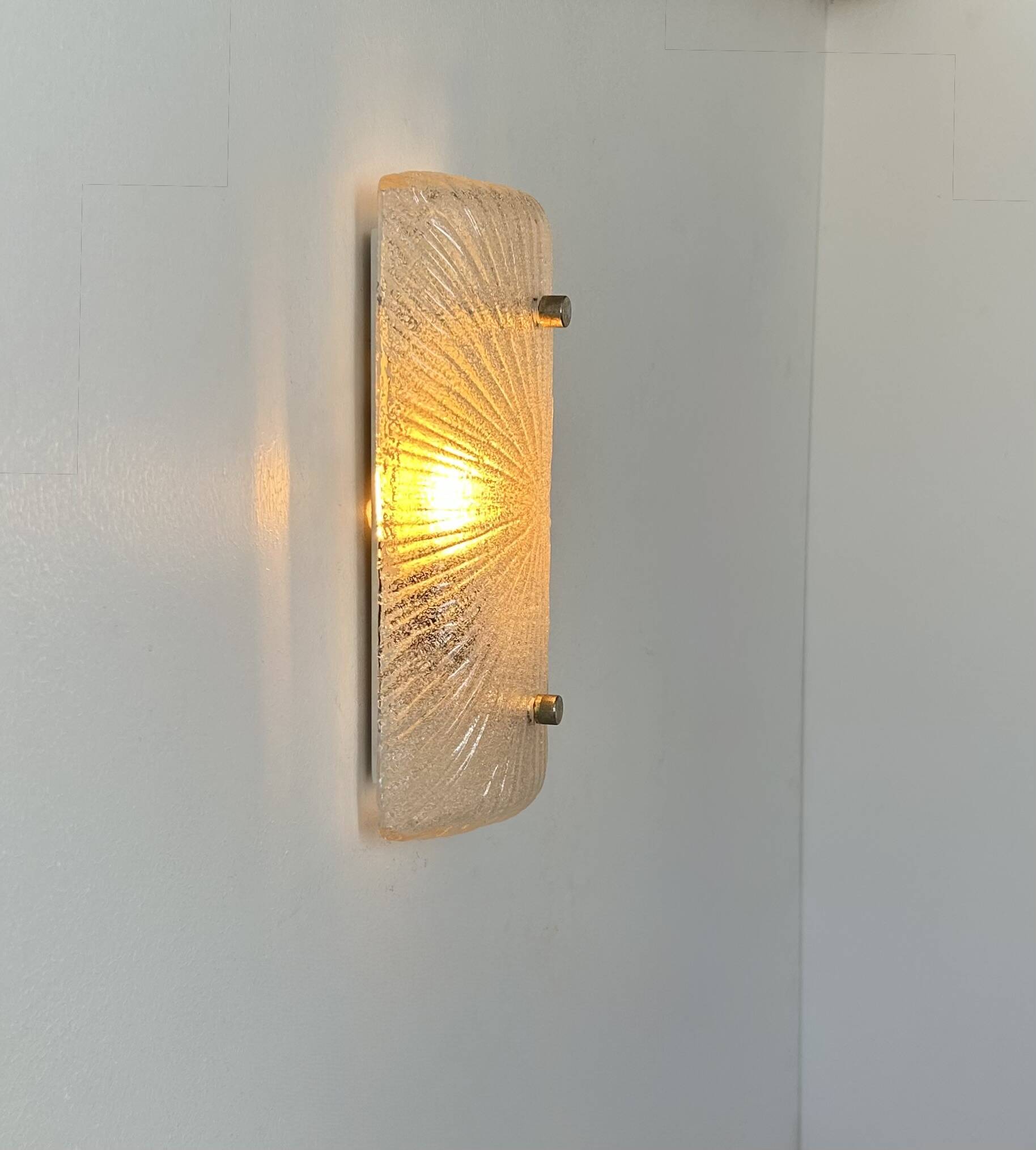 Vintage wall lamp, Murano glass and brass, Italy 1970