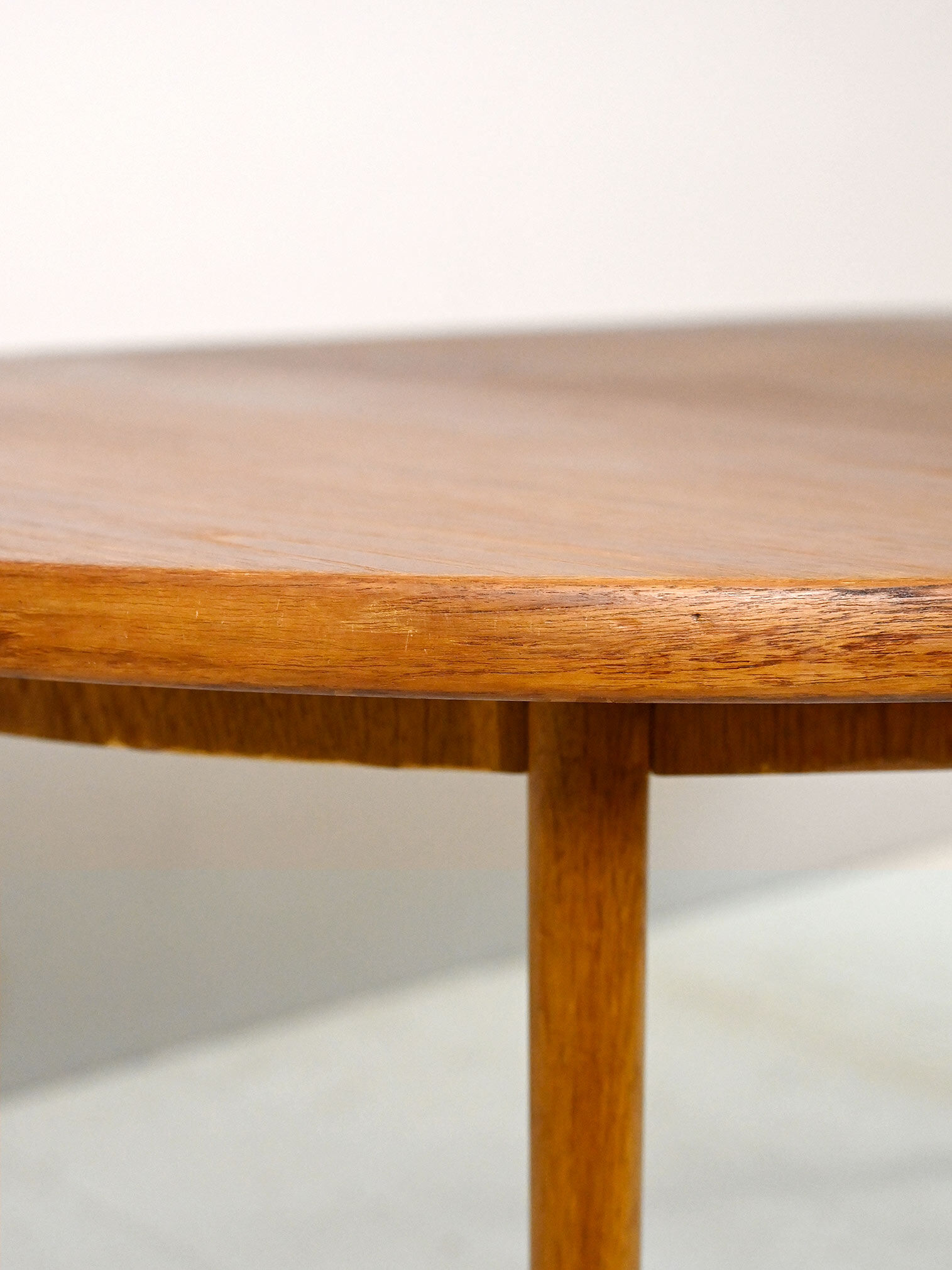 Vintage round extendable table