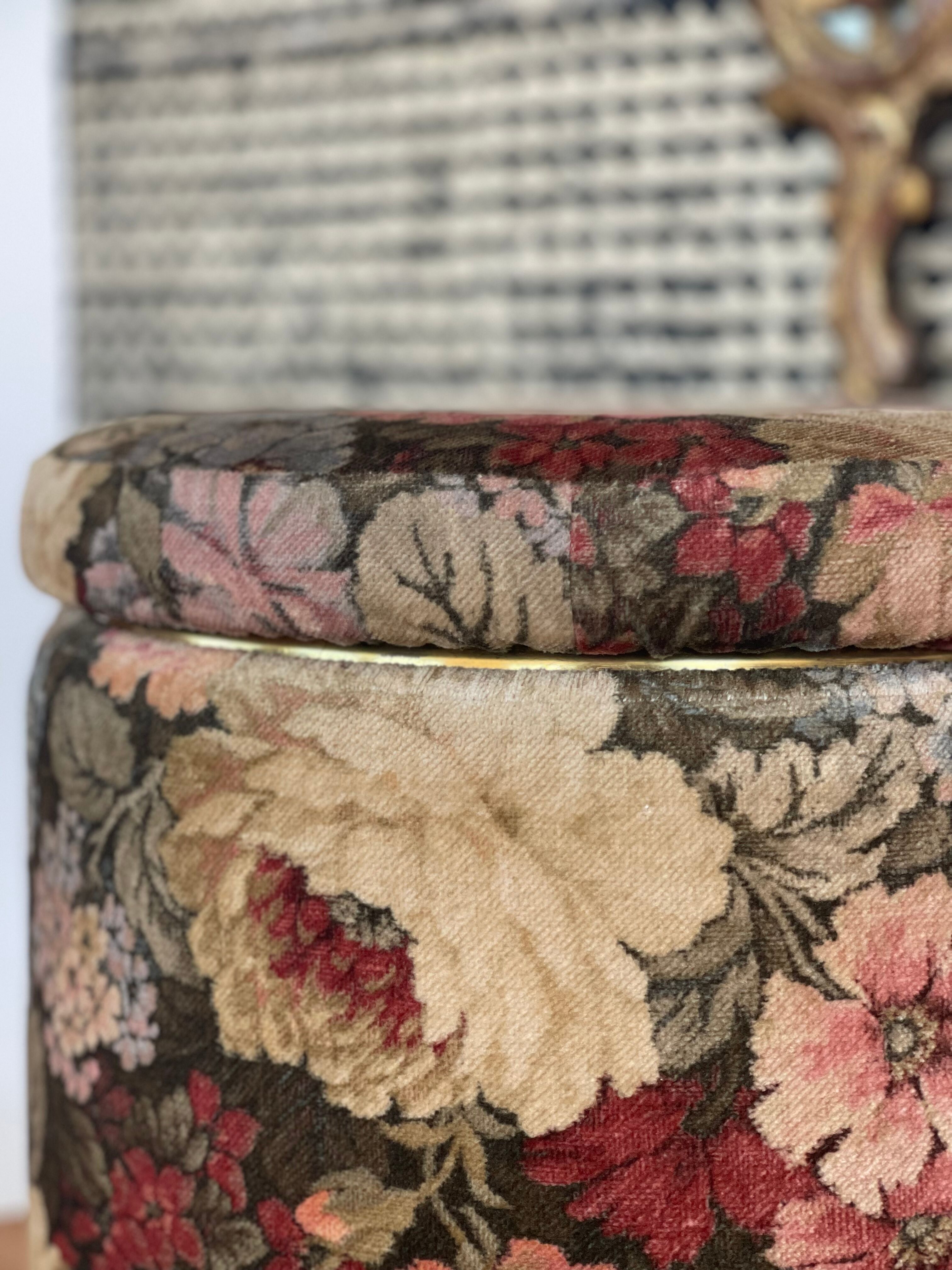 Pouf en velours 1970