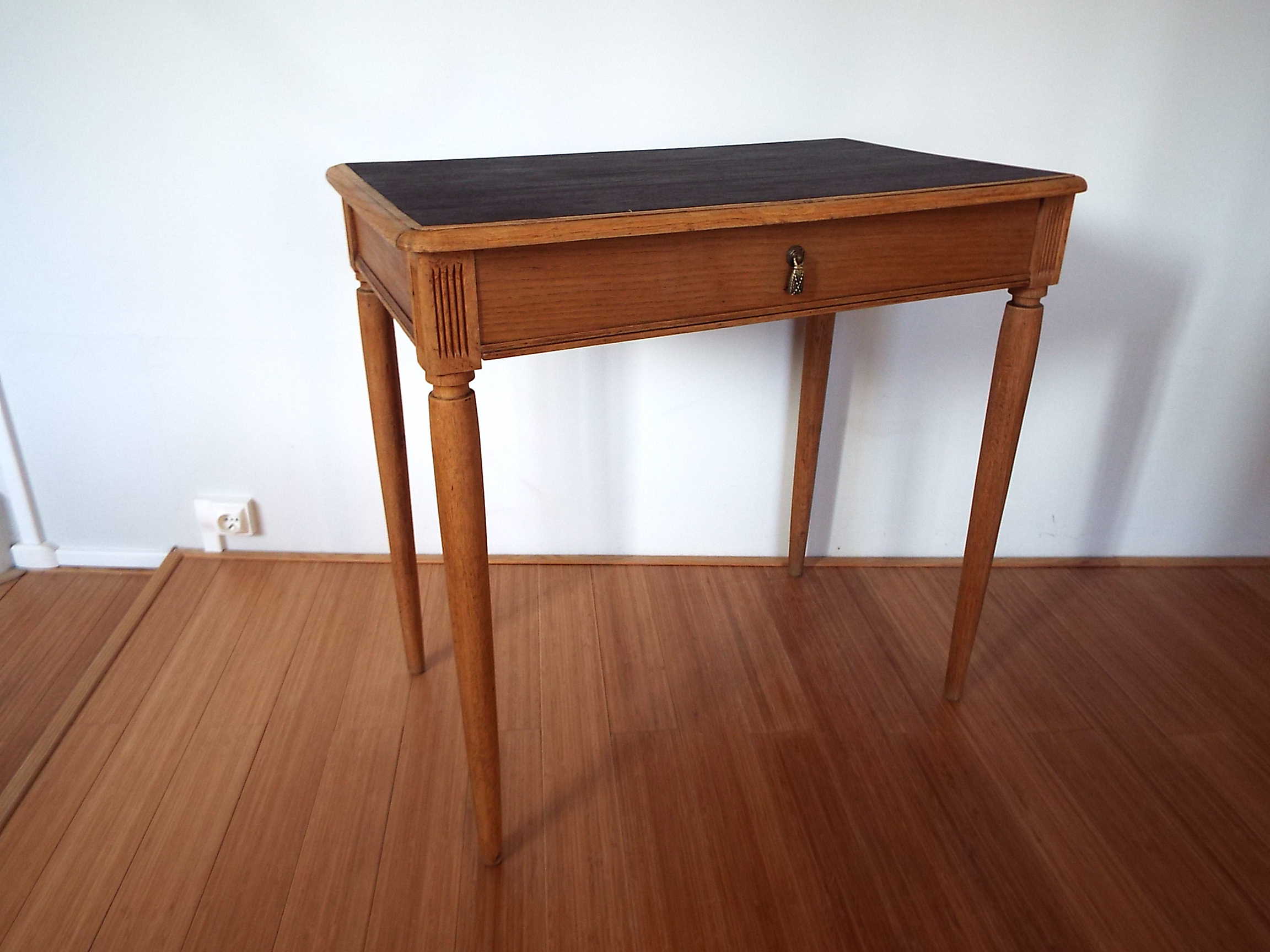 Art deco style table