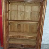 Armoire avec miroirs en bois ancien