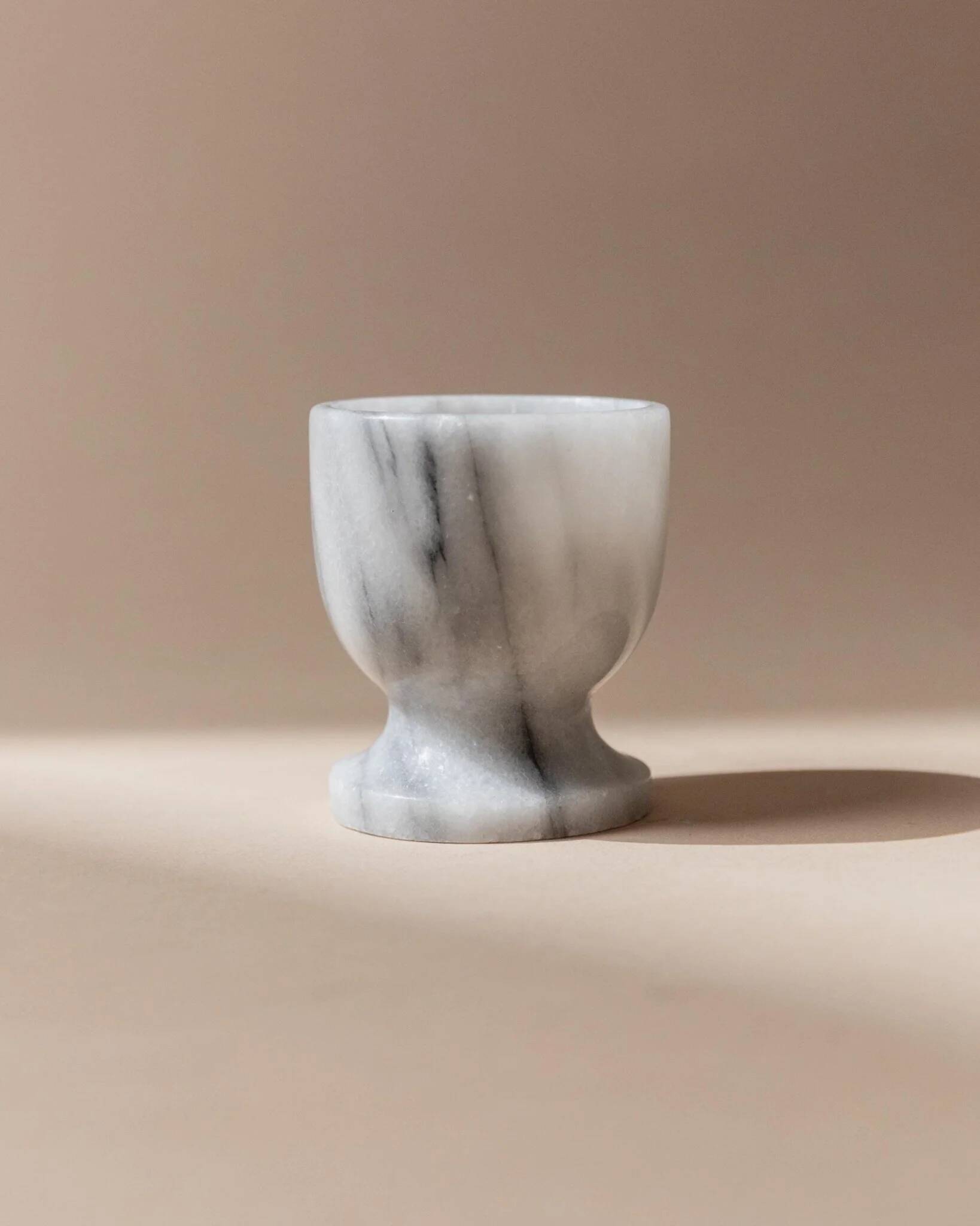 Ensemble de 6 coquetiers en marbre vintage gris et blanc – Sculptés à la main, vaisselle italienne des années 50