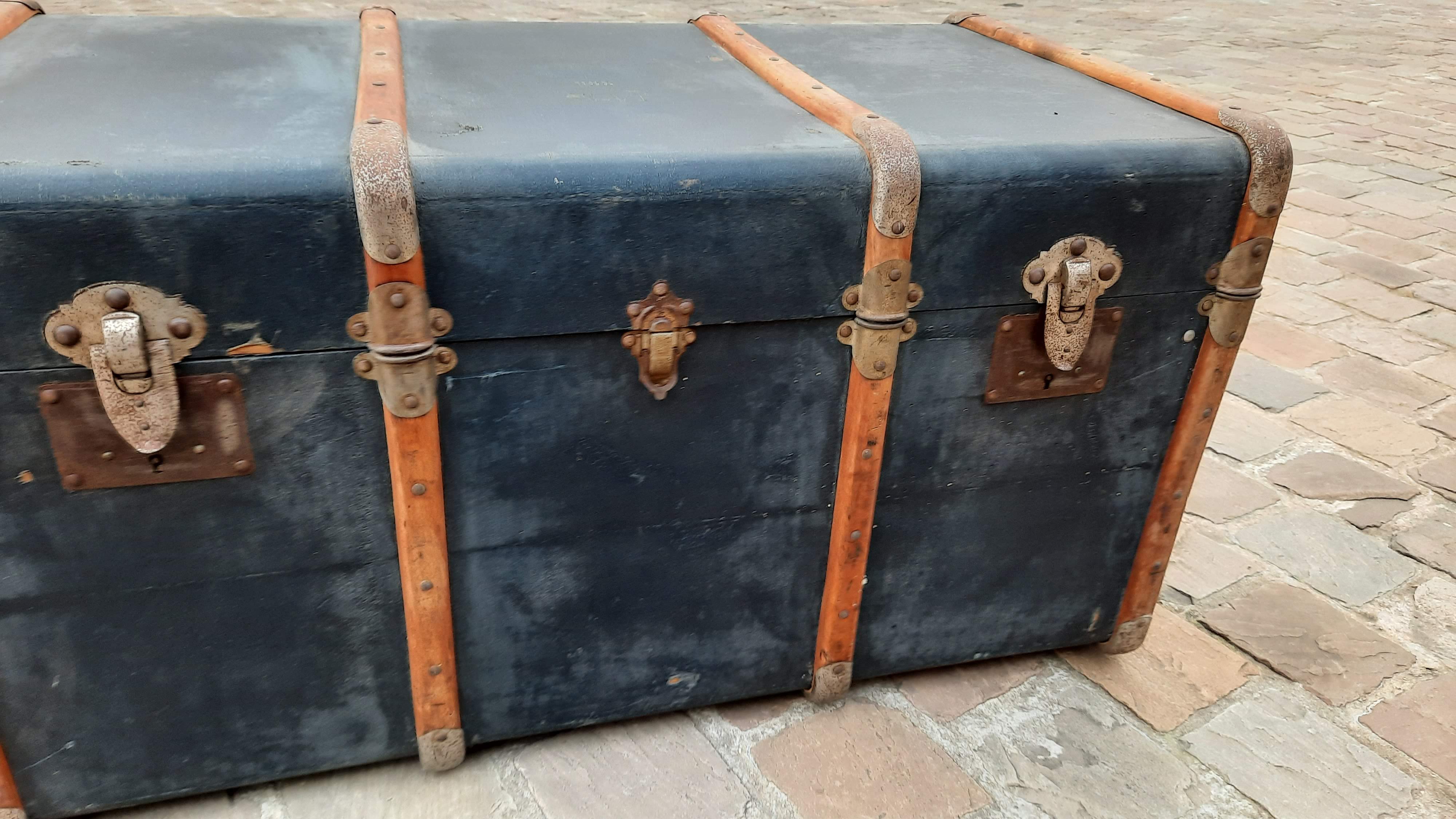 Travel trunk 1930