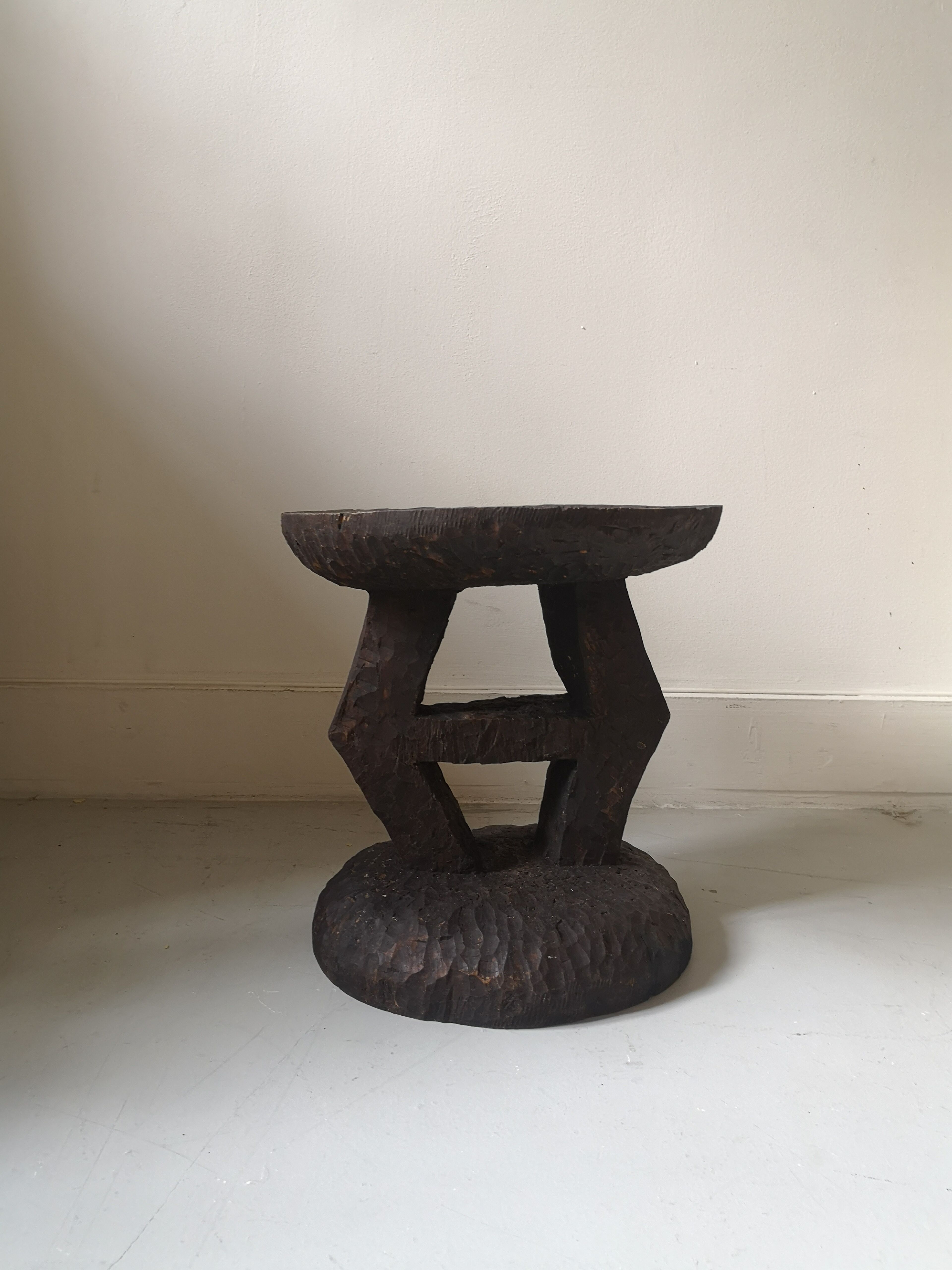 Side table low design in handmade wood ø33,5