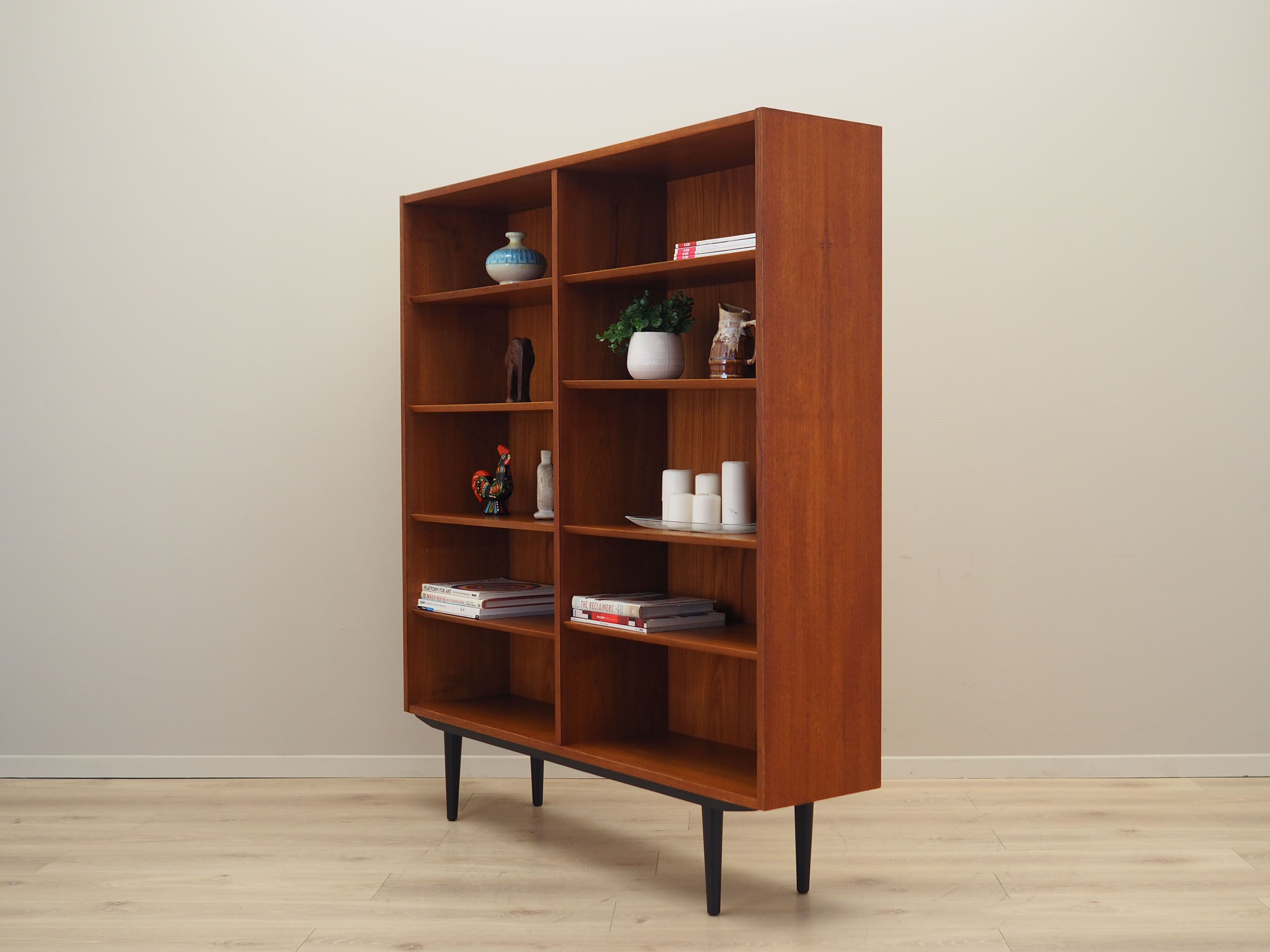 Teak bookcase danish design 1970s by Hundevad & Co