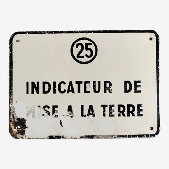 "Grounding indicator" plate