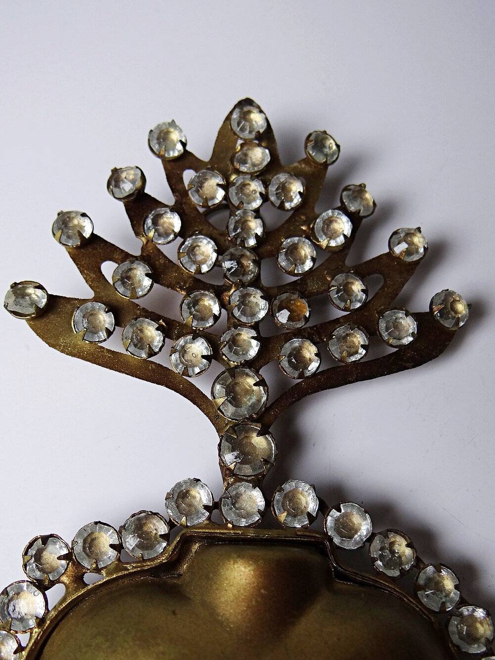 Ex-voto ancien cœur enflammé de Marie pomponne serti de strass, XIXe-XXe