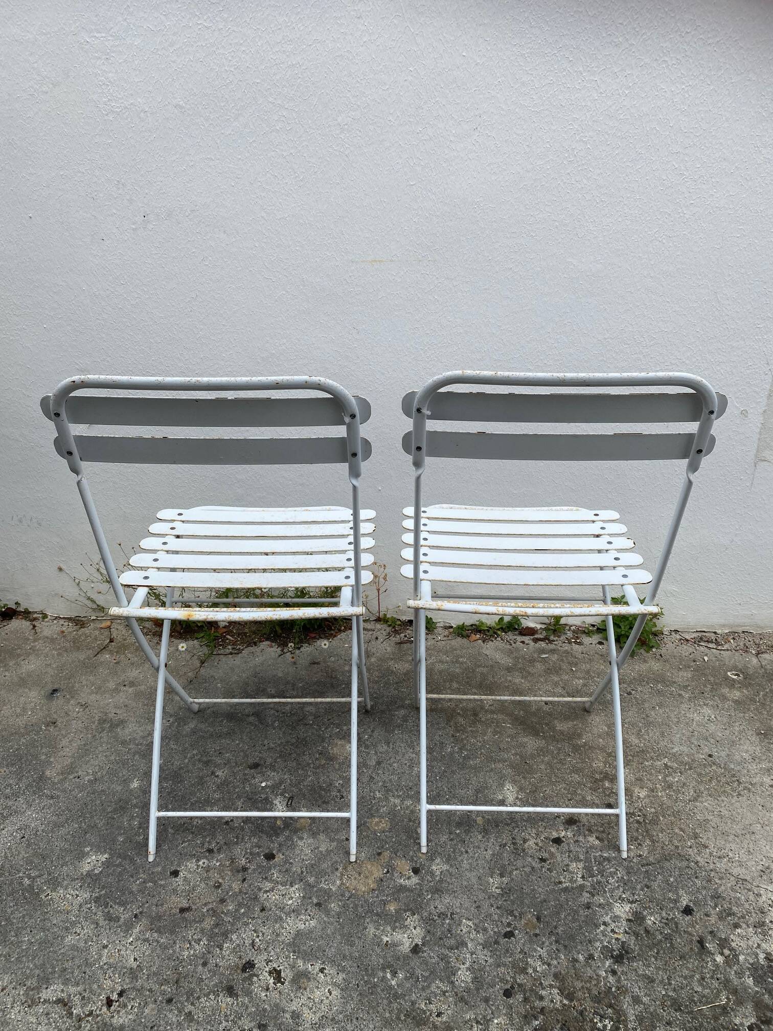 Pair of 80s folding garden chairs in white metal