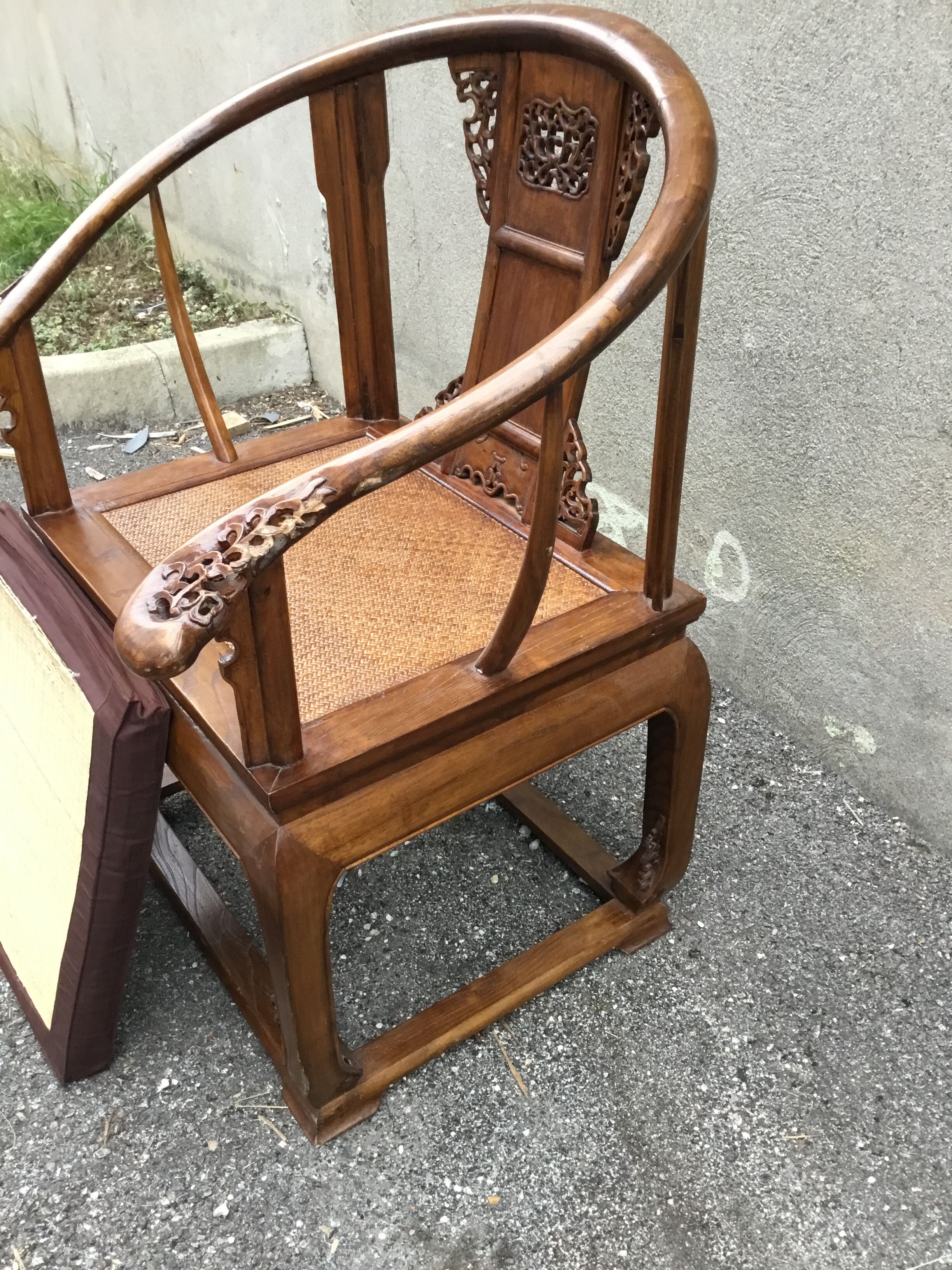 Chinese horseshoe armchair