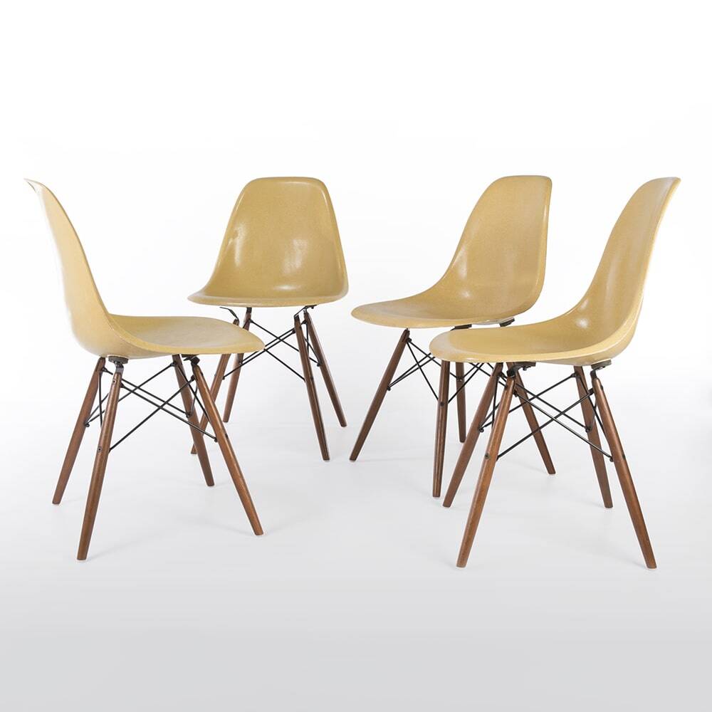 Ensemble de 4 chaises Herman Miller Vintage Eames DSW Side Shell couleur ocre clair