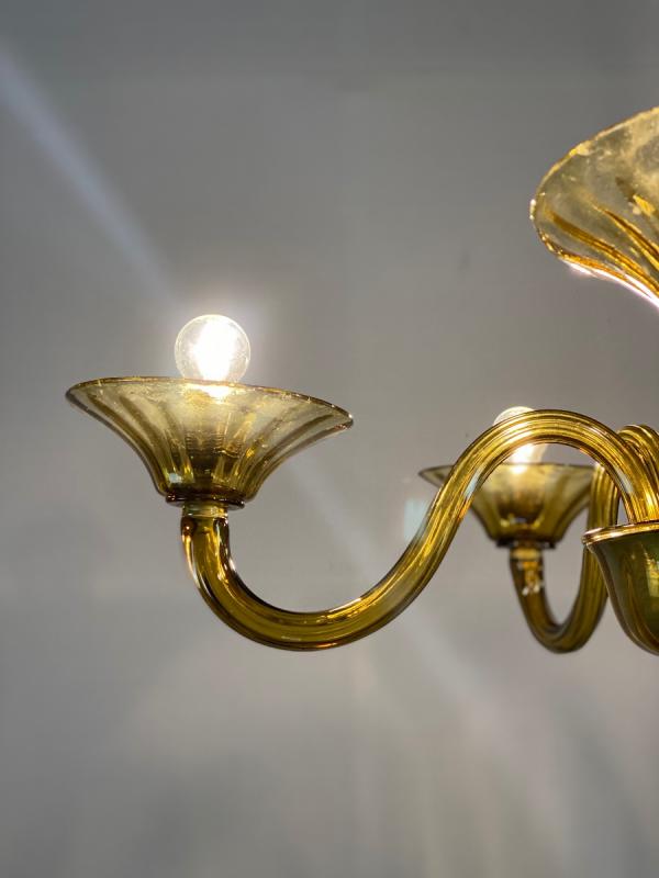 Venetian Chandlier in Murano glass of yellow color amber, 5 arms of light