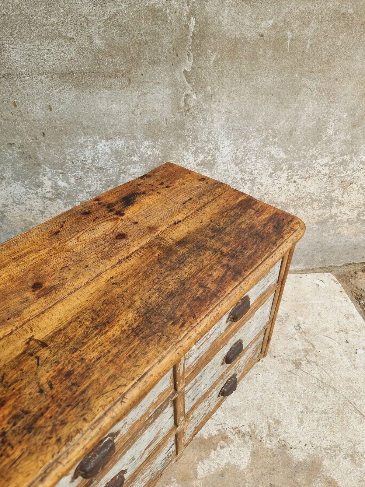 Workshop chest of drawers