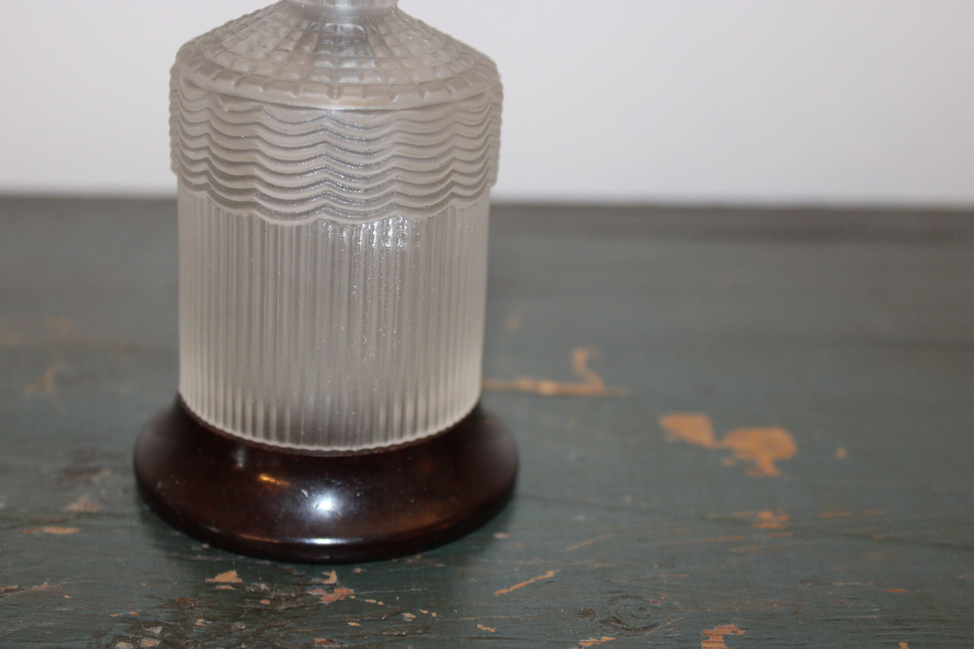 Mustard and salt shaker in glass and bakelite