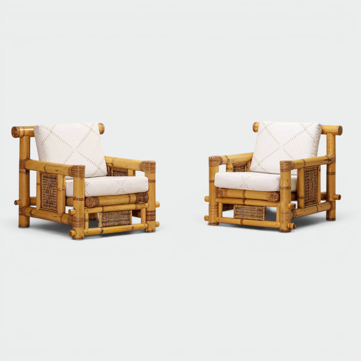 Paire de fauteuils en bambou, coussins Pierre Frey, travail français, vers 1960-70
