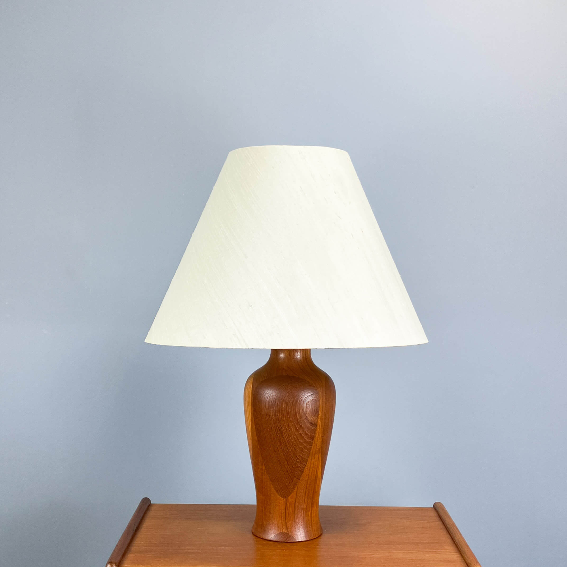Danish table lamp by Dyrlund, teak with coarse linen, 1970s