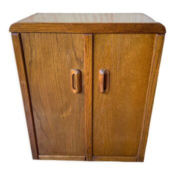 Cabinet with lockers