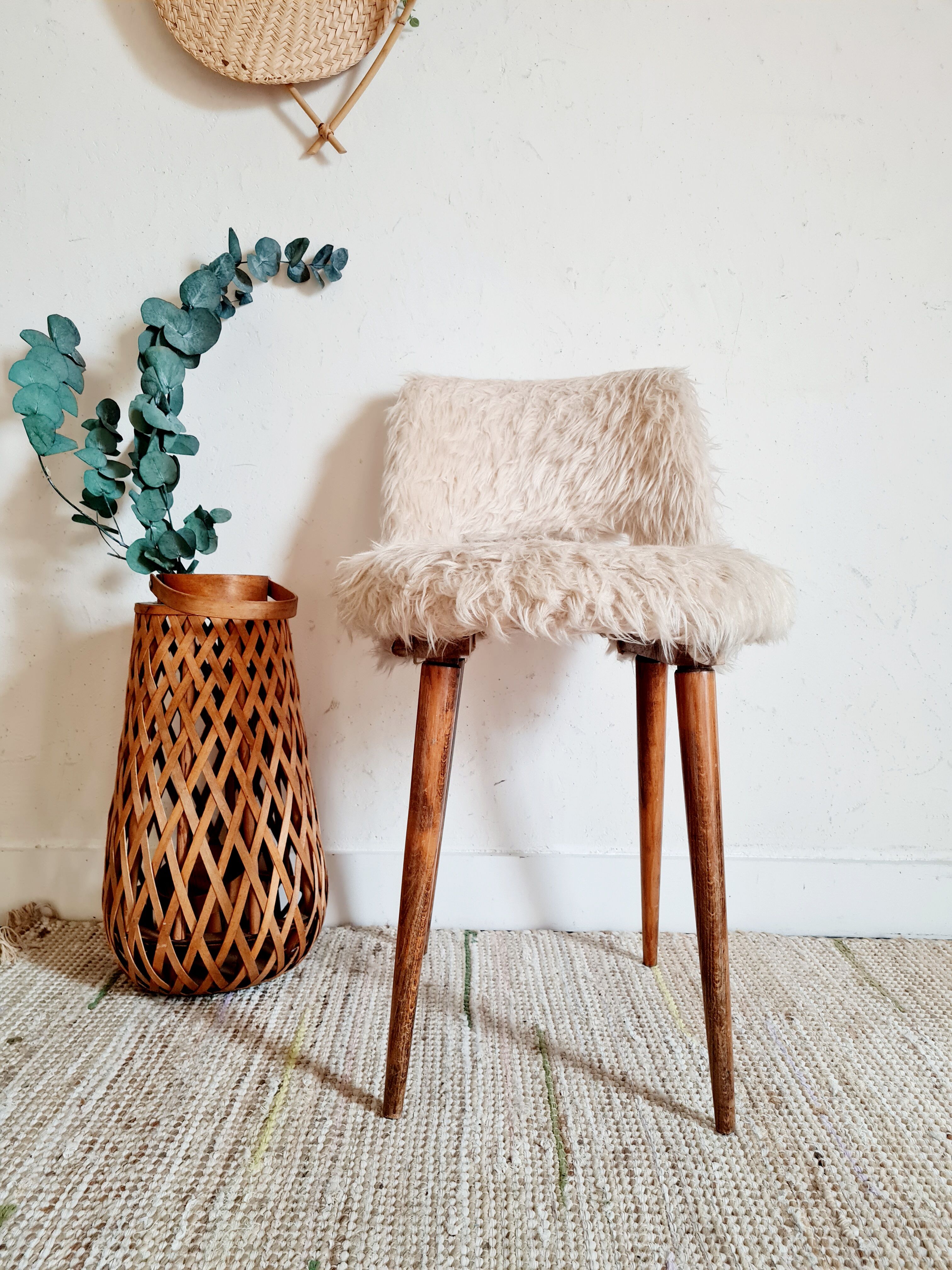 Wooden cream mouldy chair peddling spindle