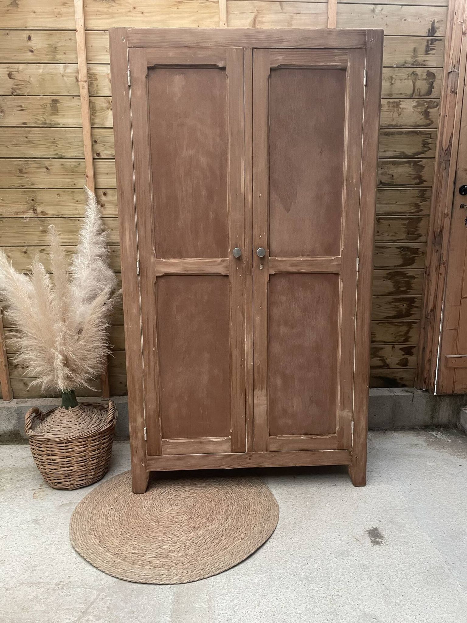 Armoire parisienne