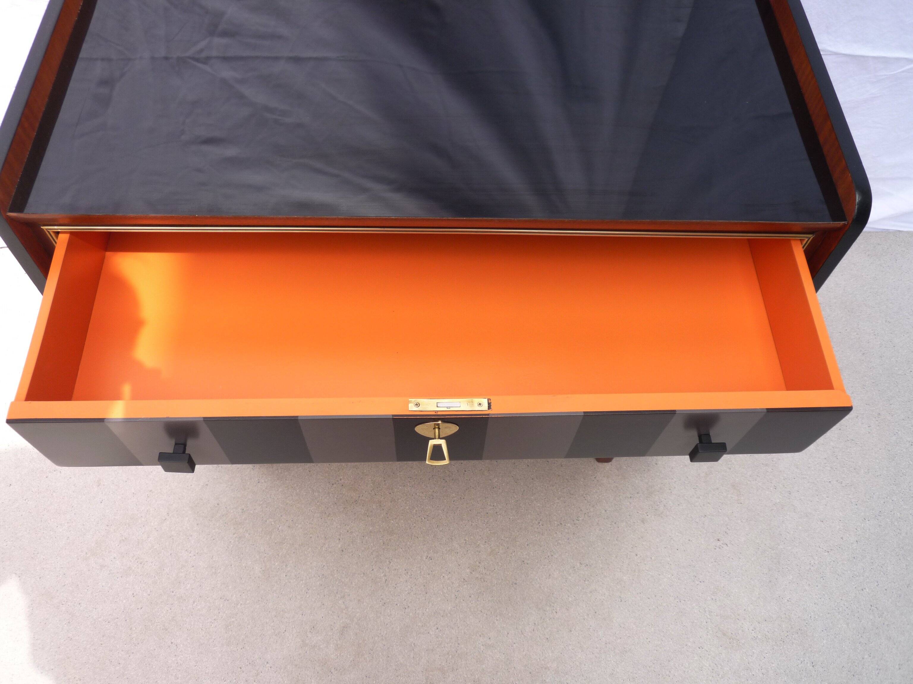 Vintage 4-drawer chest of drawers