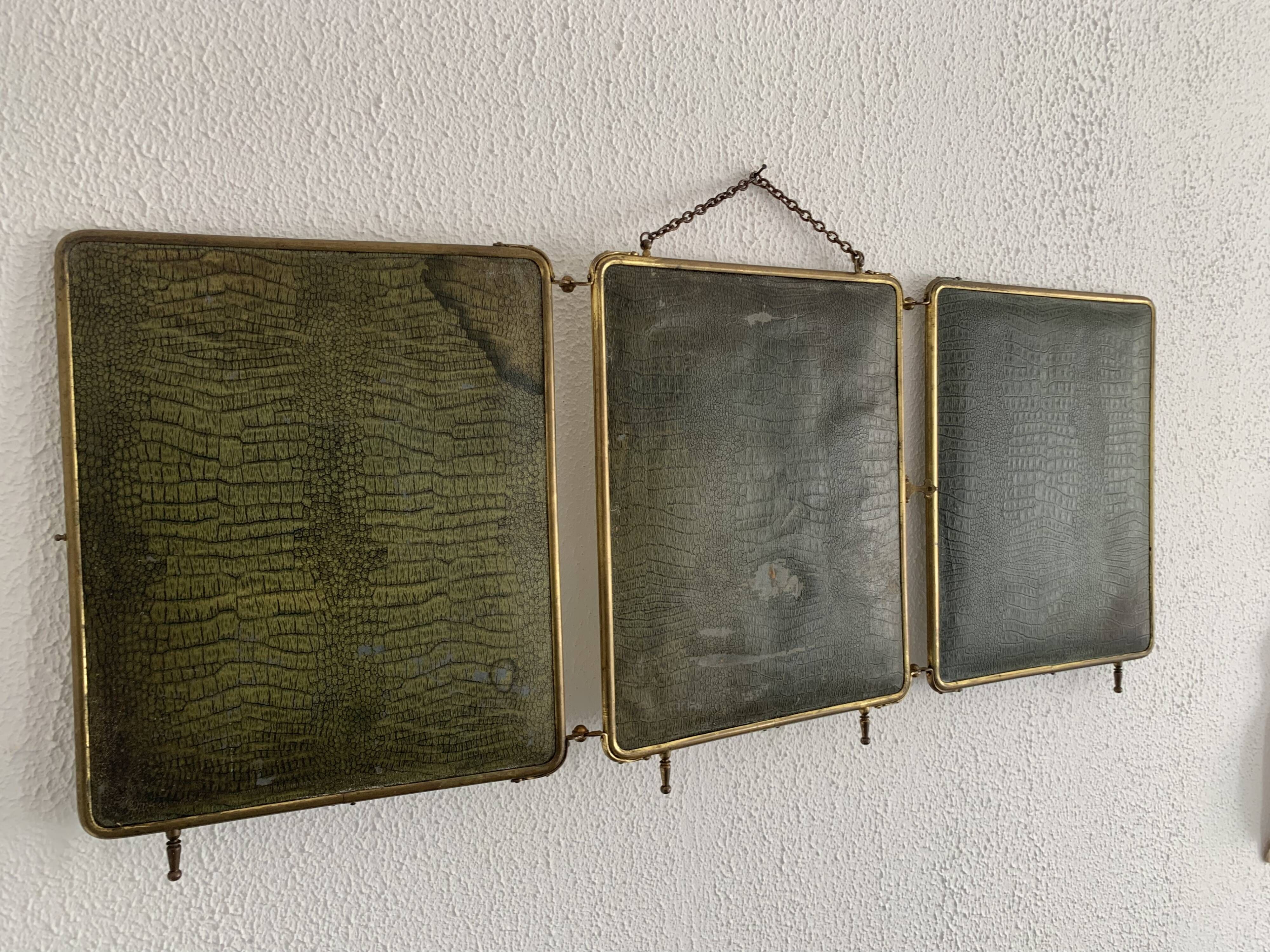 Vintage 1920s triptych barber mirror in gold with green crocodile effect - 37 x 87.