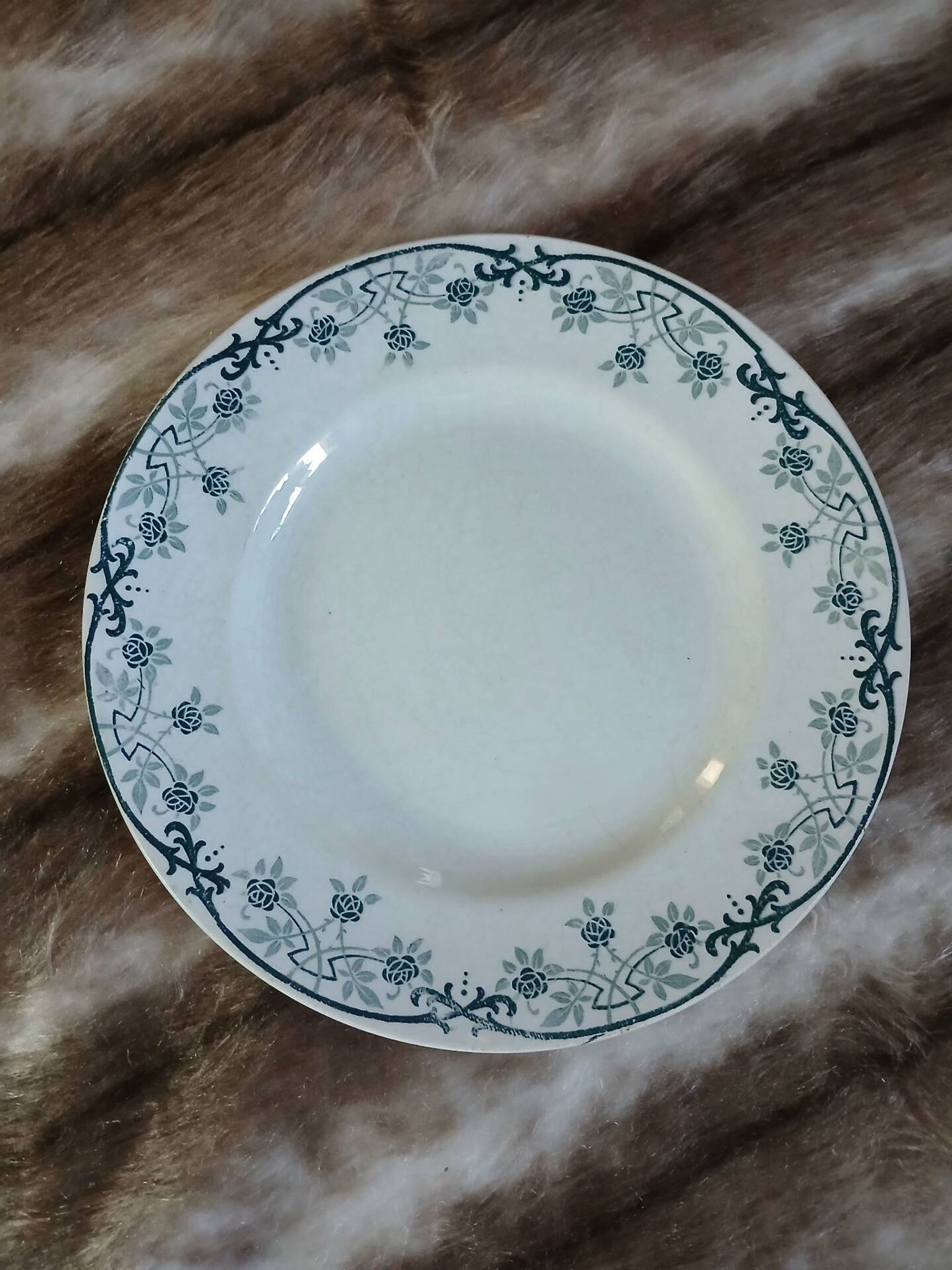 20 mismatched antique flat plates in ironstone