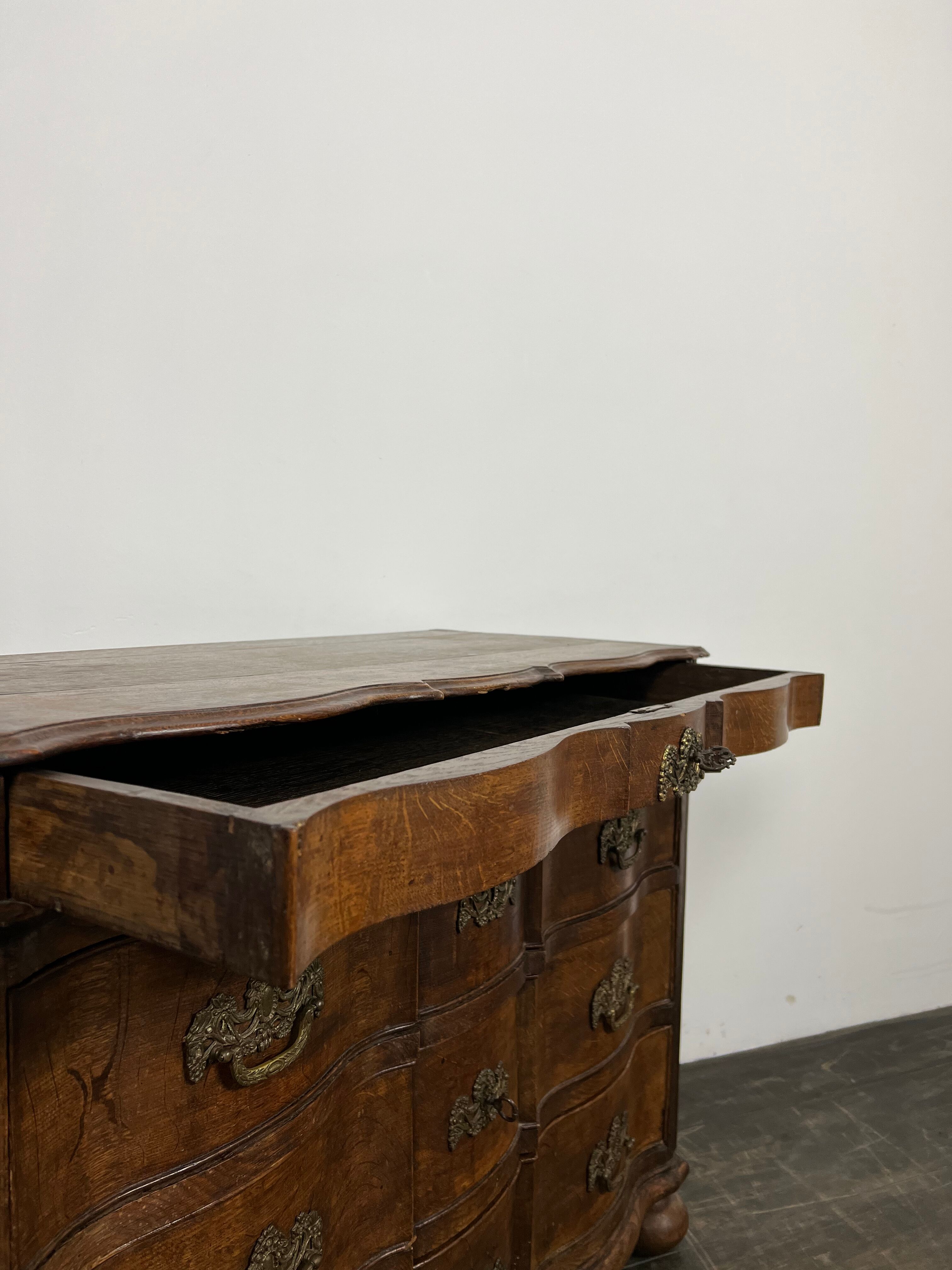 Commode en chêne hollandais 18c